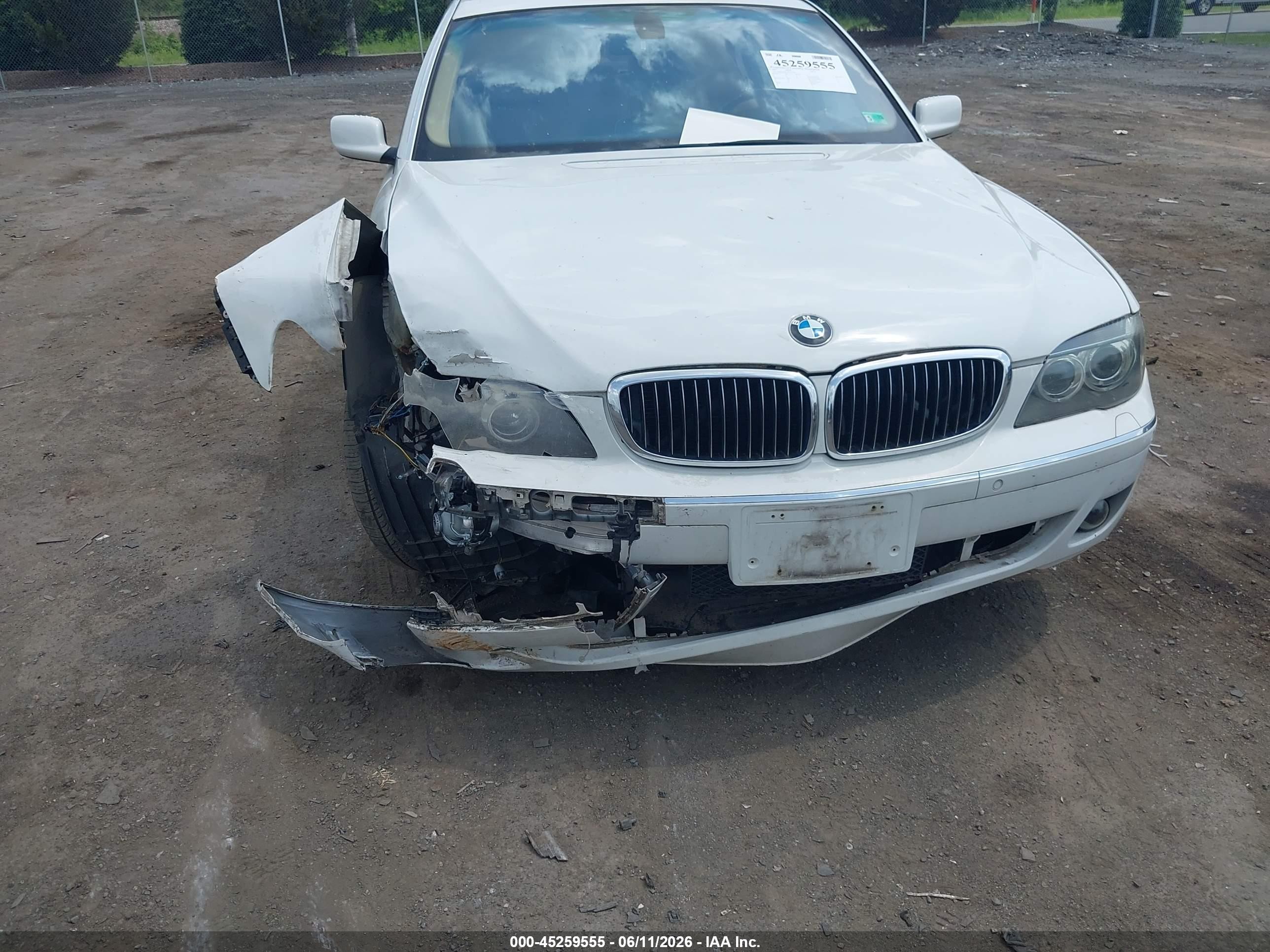 2007 Bmw 750li   White vin: WBAHN835X7DT75064