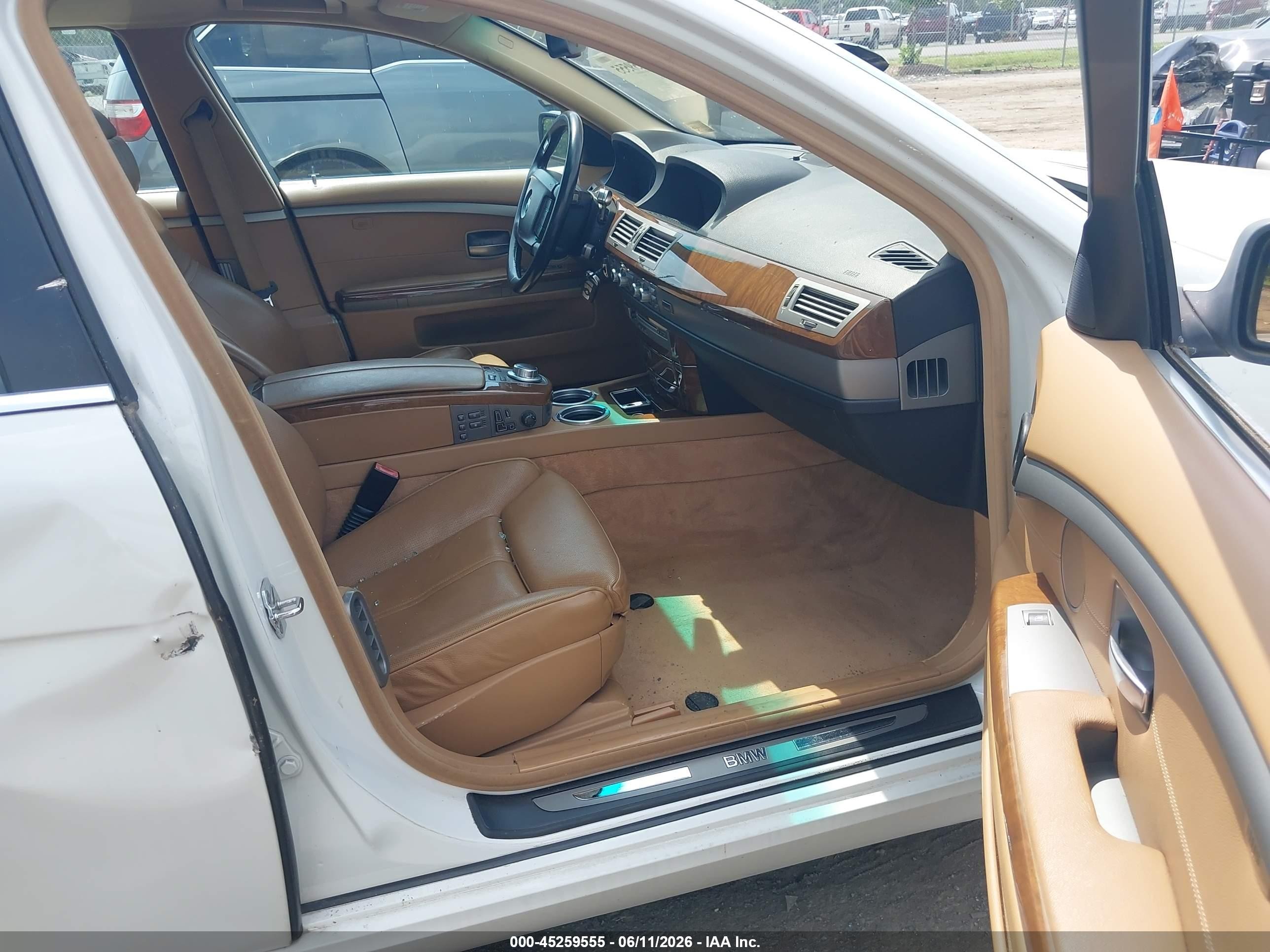 2007 Bmw 750li   White vin: WBAHN835X7DT75064