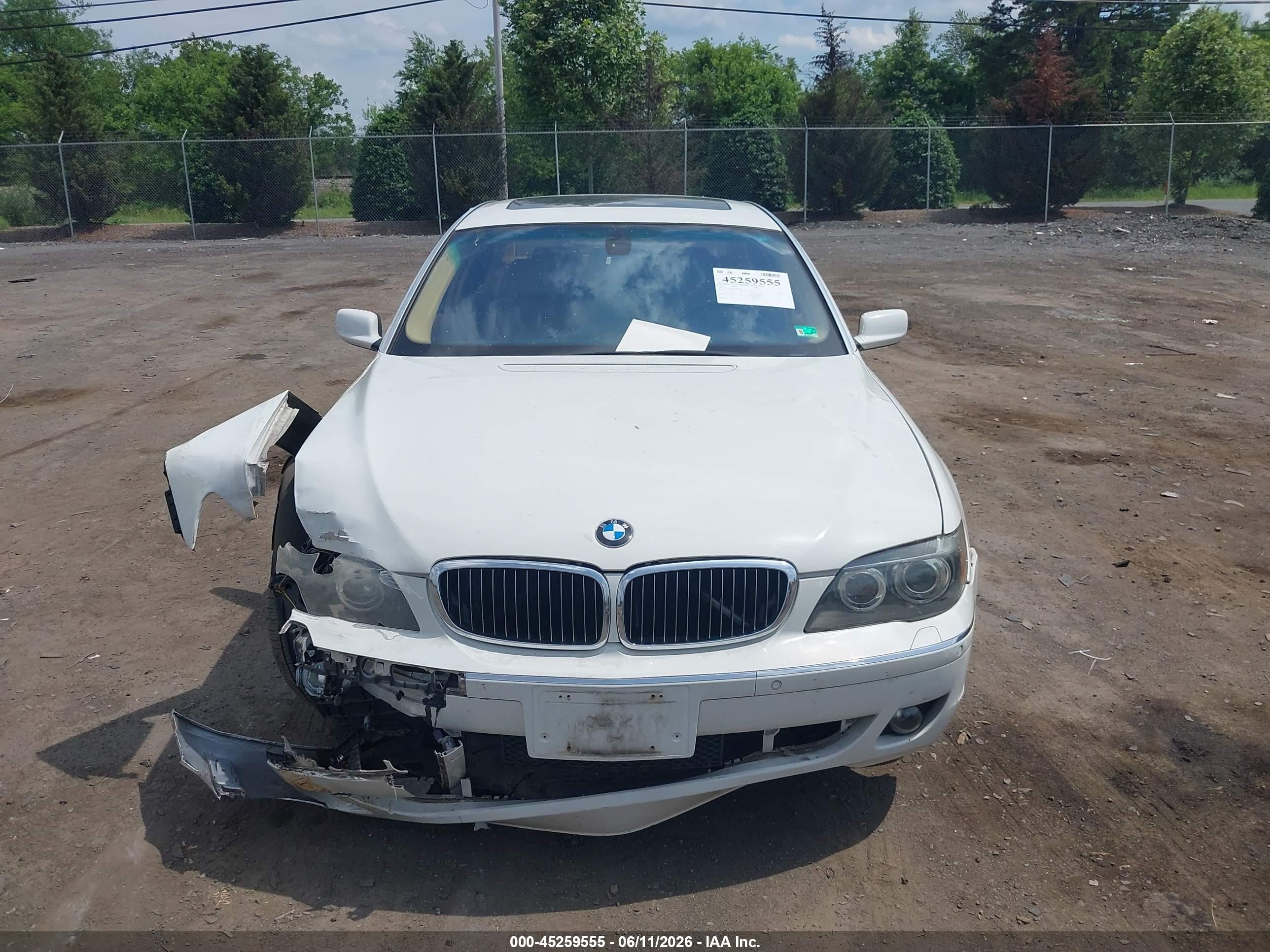 2007 Bmw 750li   White vin: WBAHN835X7DT75064