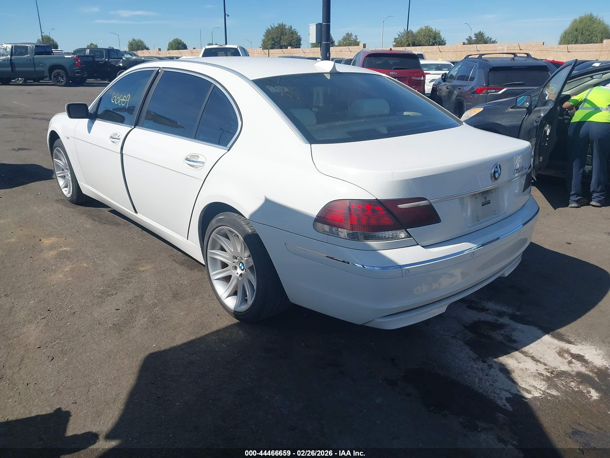 2008 Bmw 750li   White vin: WBAHN835X8DT83215
