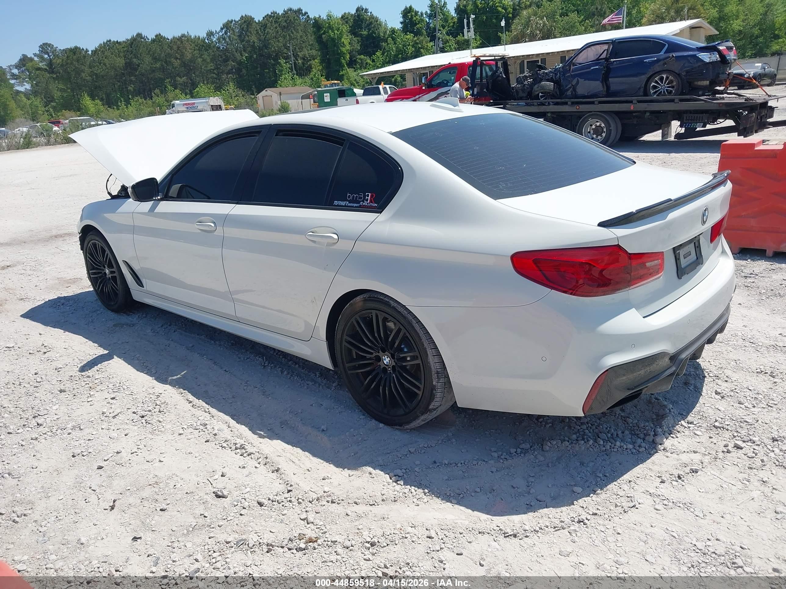2019 Bmw 530i   White vin: WBAJA5C59KBX87833
