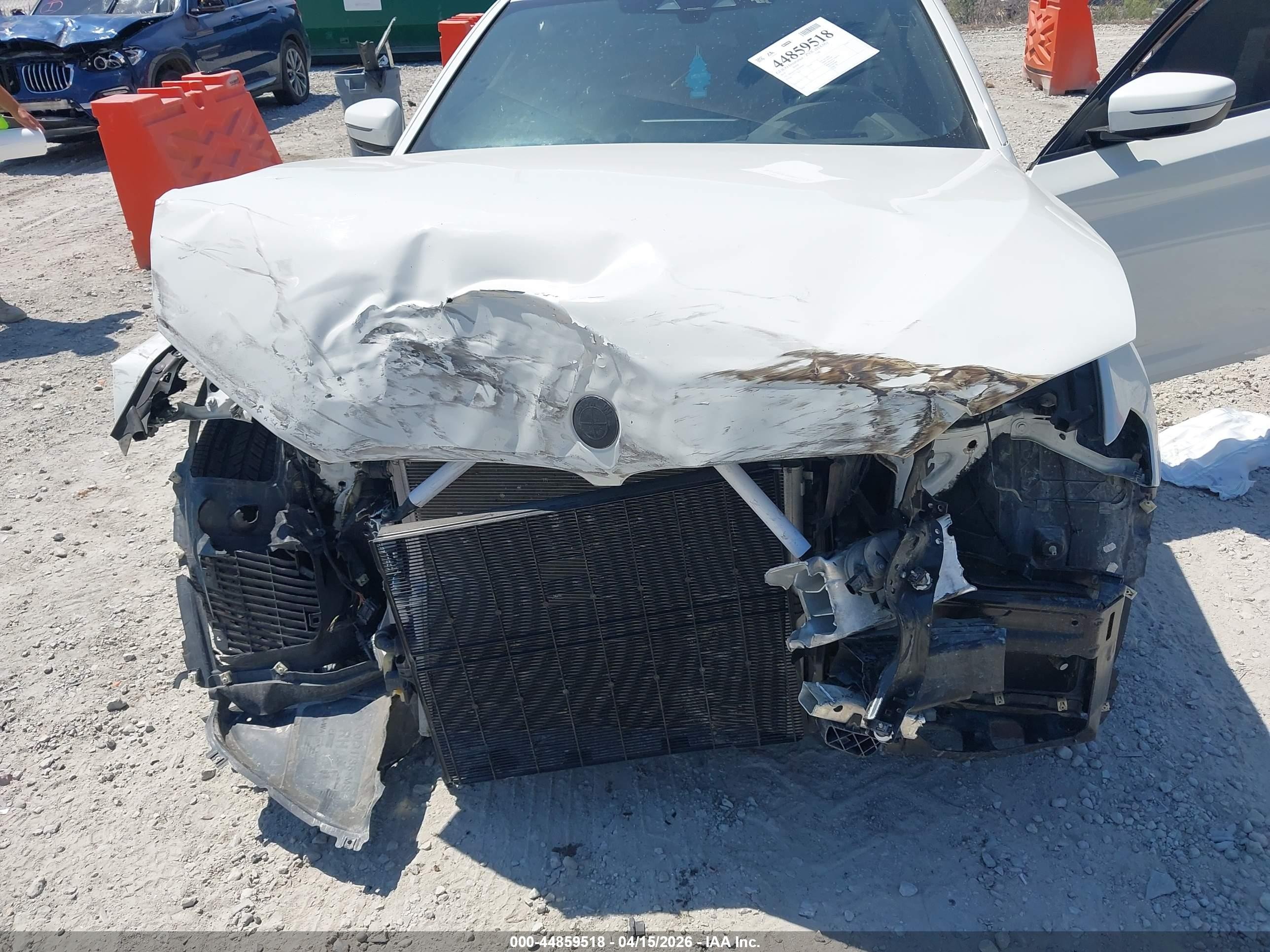 2019 Bmw 530i   White vin: WBAJA5C59KBX87833