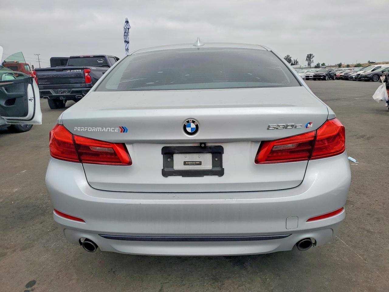 2018 Bmw 530xe Silver vin: WBAJB1C50JB083721