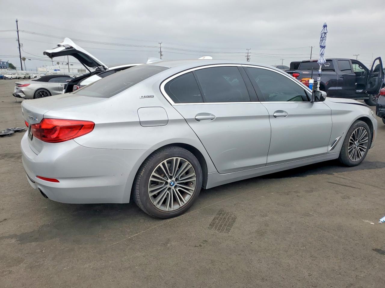 2018 Bmw 530xe Silver vin: WBAJB1C50JB083721