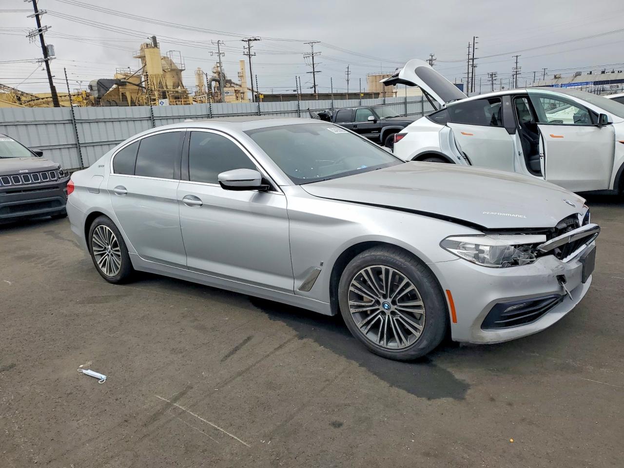2018 Bmw 530xe Silver vin: WBAJB1C50JB083721