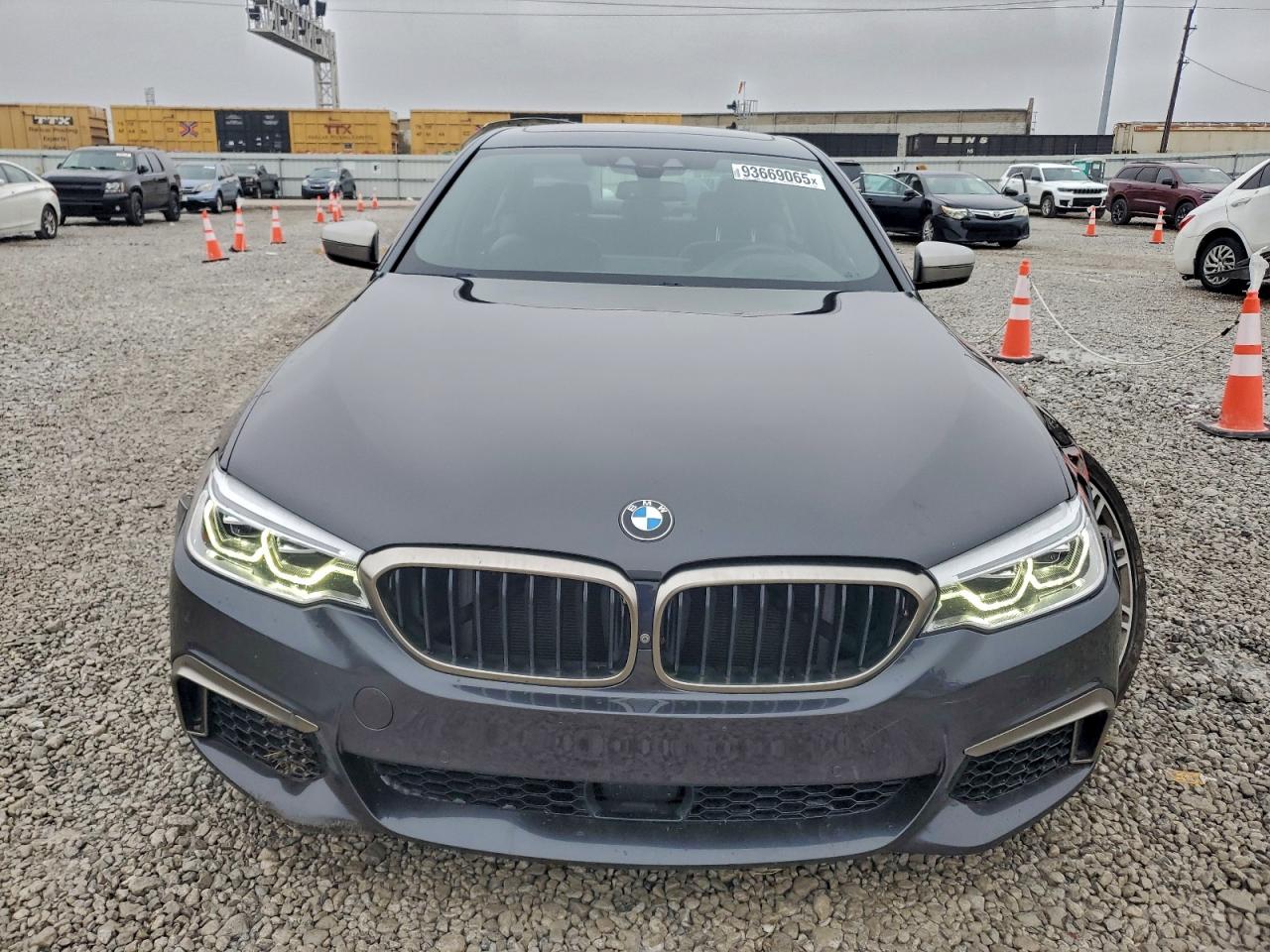 2018 Bmw M550xi Черный vin: WBAJB9C55JB036893