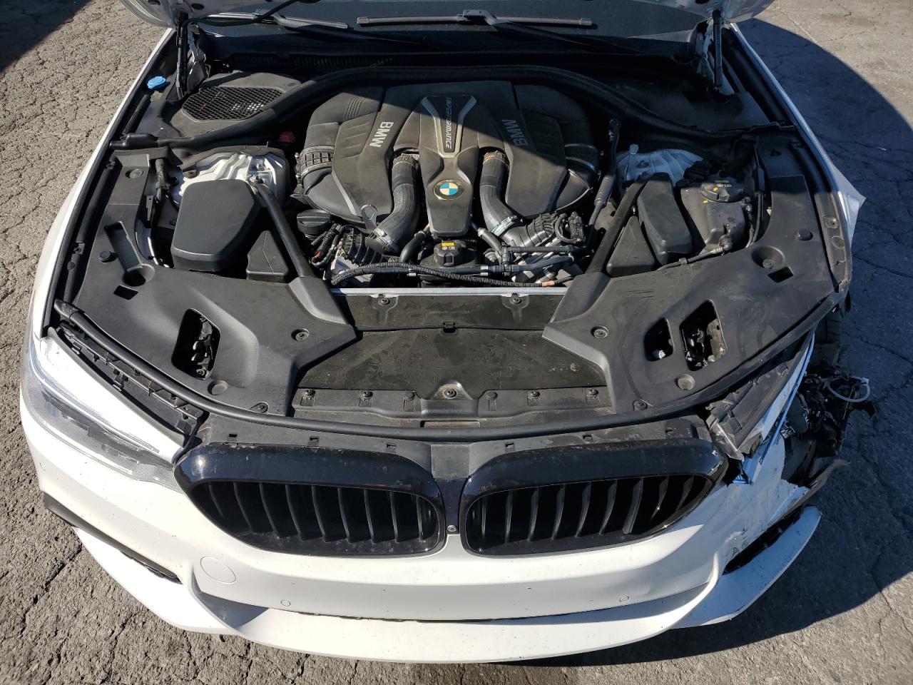 2018 Bmw M550xi White vin: WBAJB9C58JB049959