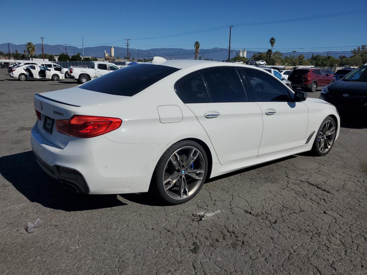 2018 Bmw M550xi White vin: WBAJB9C58JB049959