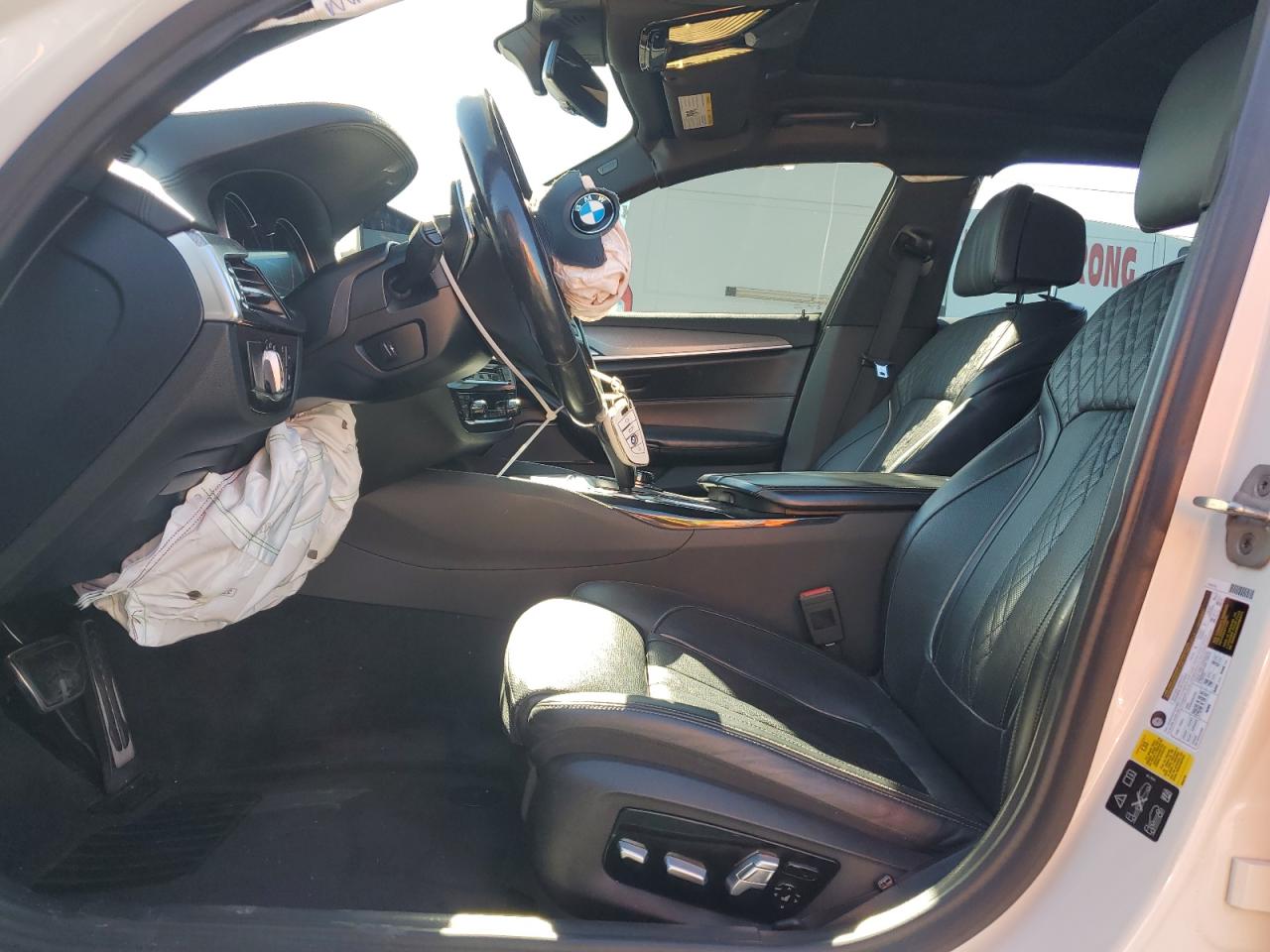 2018 Bmw M550xi White vin: WBAJB9C58JB049959