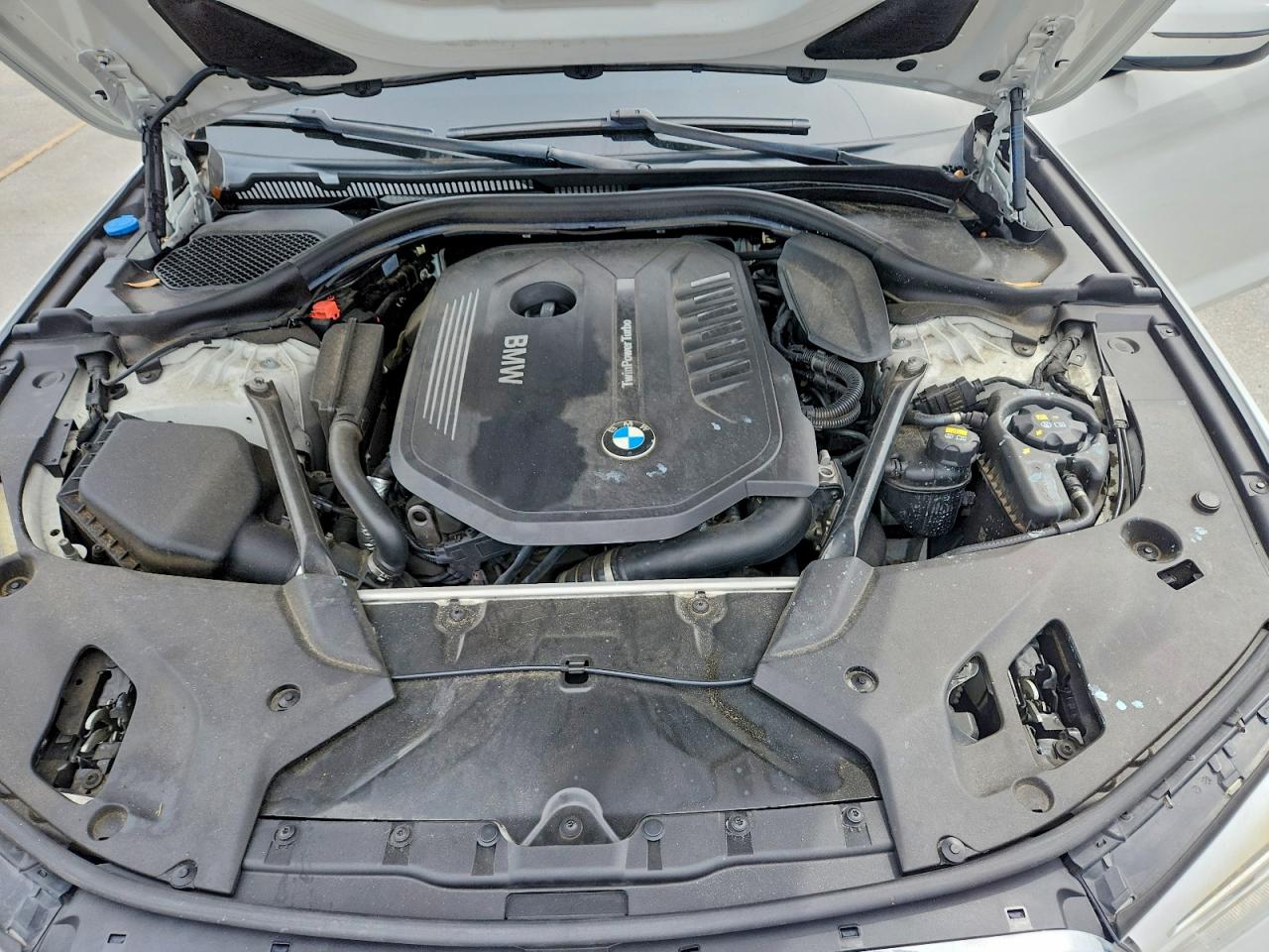2017 Bmw 540 I White vin: WBAJE5C39HG478216