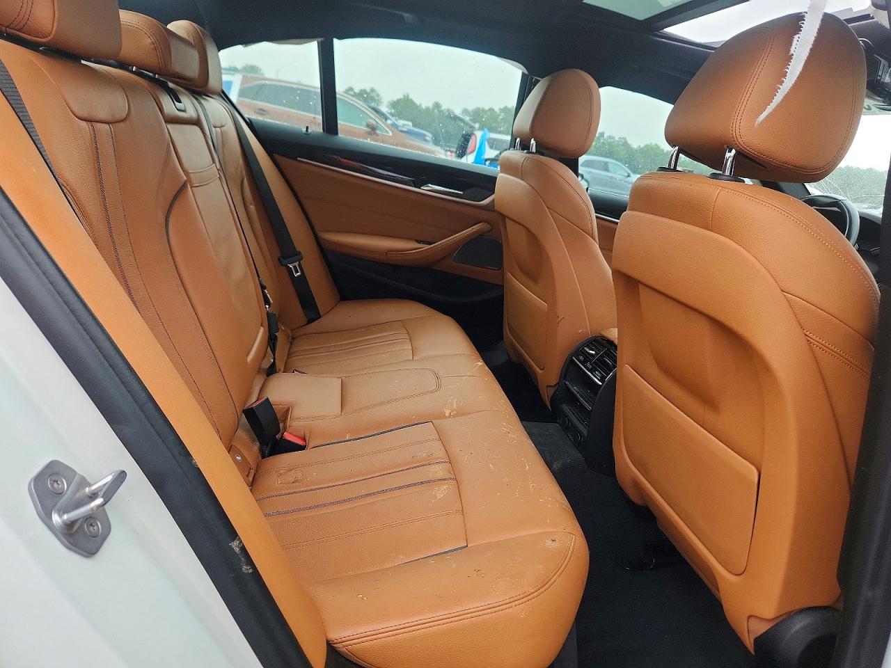 2018 Bmw 540 I White vin: WBAJE5C54JWA94702