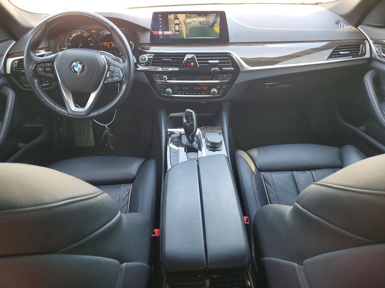 2018 Bmw 540 I Серебряный vin: WBAJE5C56JWA92711