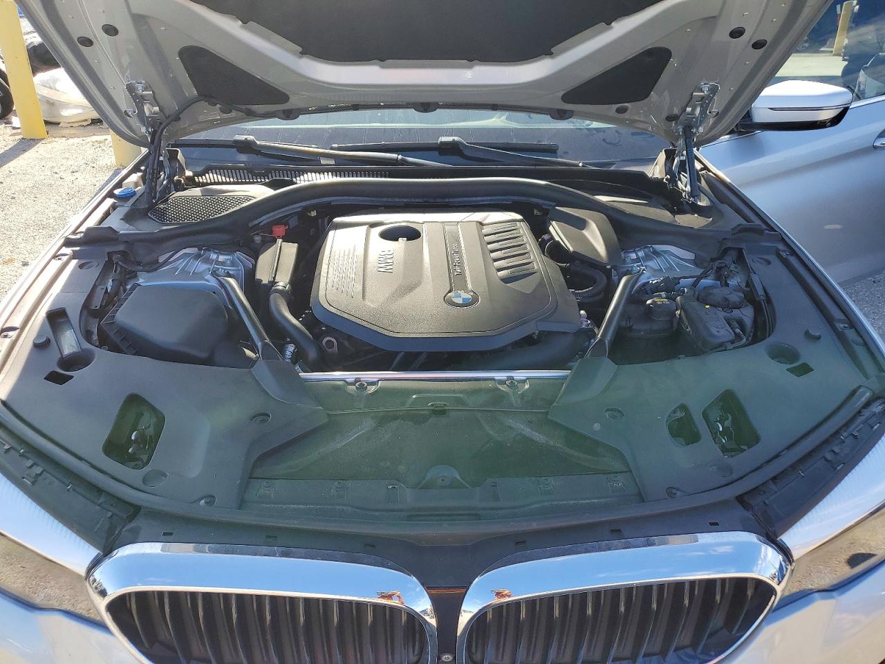 2018 Bmw 540 I Серебряный vin: WBAJE5C56JWA92711