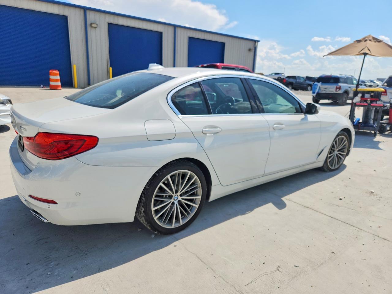 2019 Bmw 540 I Белый vin: WBAJE5C5XKWE66142
