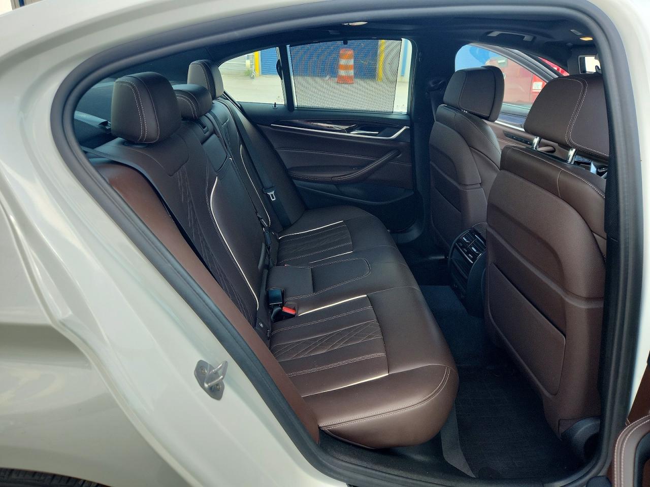 2019 Bmw 540 I Белый vin: WBAJE5C5XKWE66142