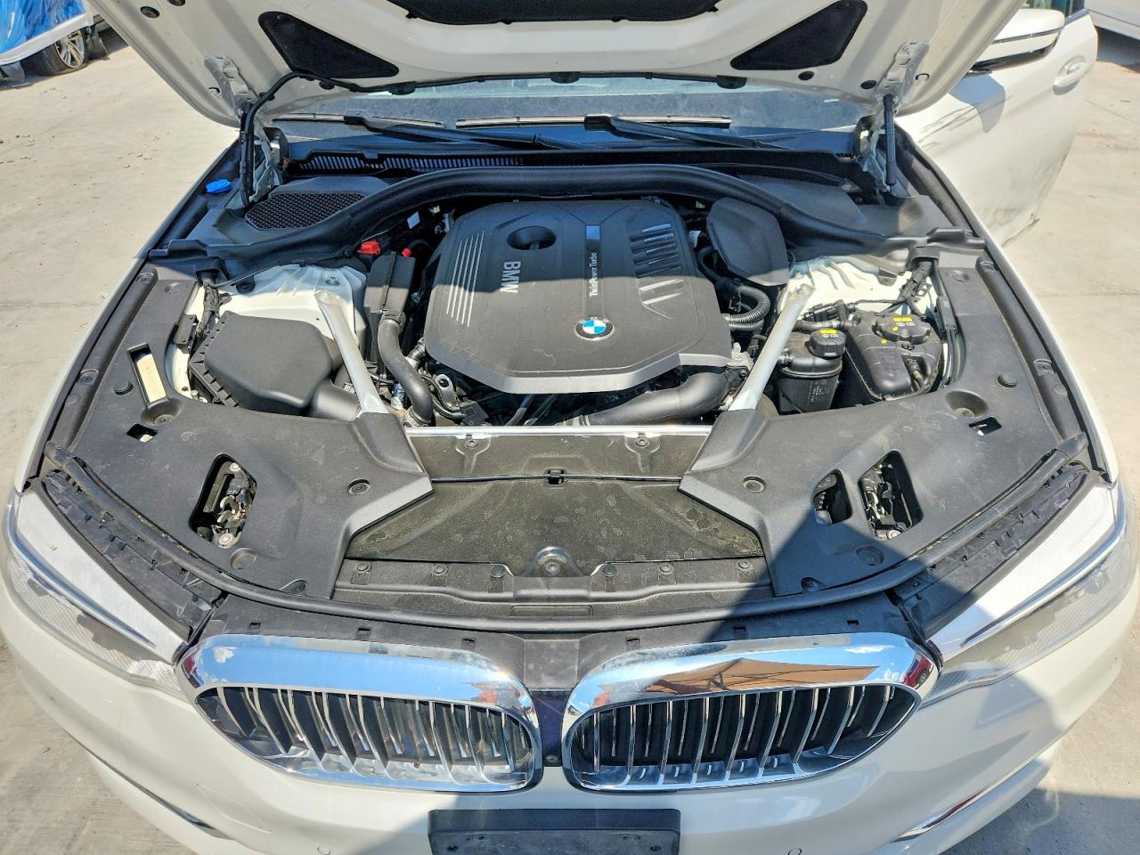 2019 Bmw 540 I Белый vin: WBAJE5C5XKWE66142