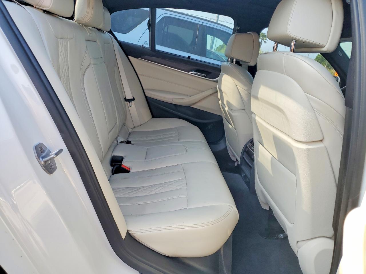 2017 Bmw 540 Xi White vin: WBAJE7C36HG889276