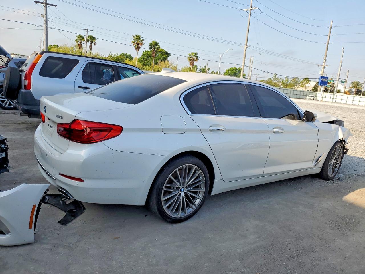 2017 Bmw 540 Xi White vin: WBAJE7C36HG889276