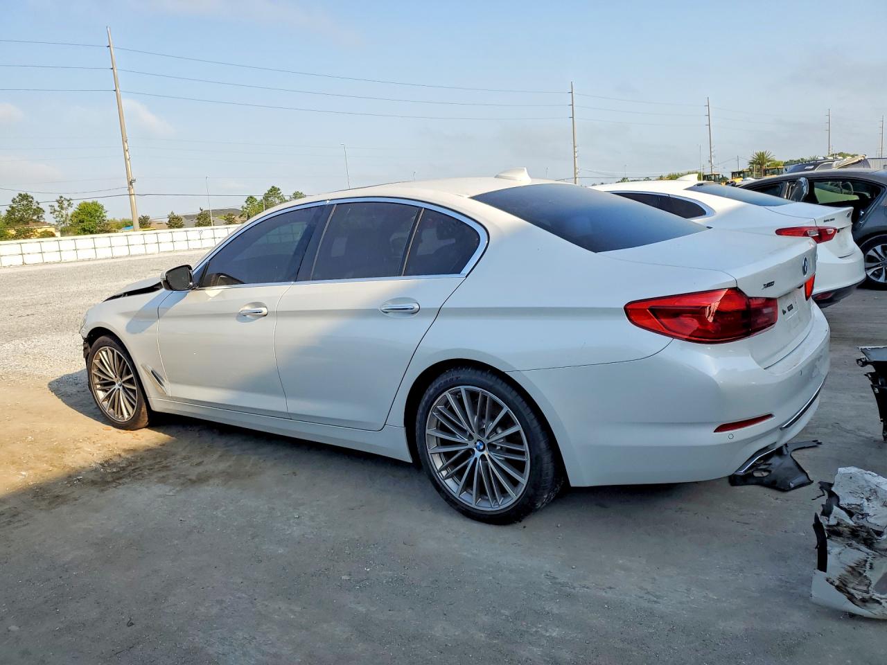 2017 Bmw 540 Xi White vin: WBAJE7C36HG889276