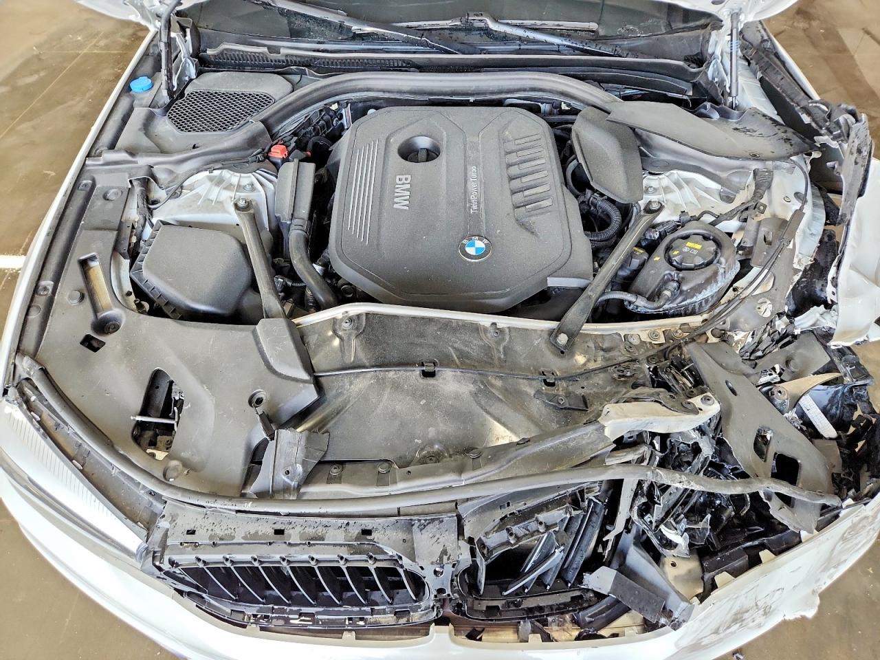 2018 Bmw 540 Xi Белый vin: WBAJE7C54JG891292