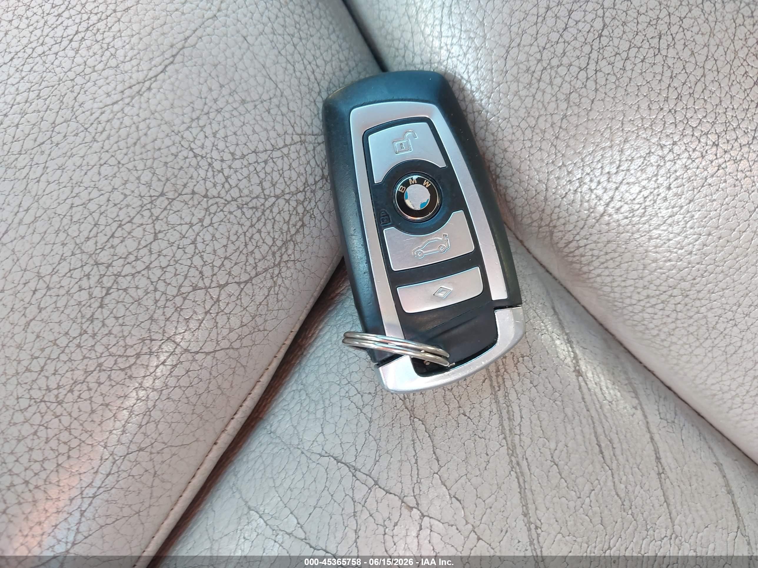 2011 Bmw 740i   White vin: WBAKA4C51BC392439