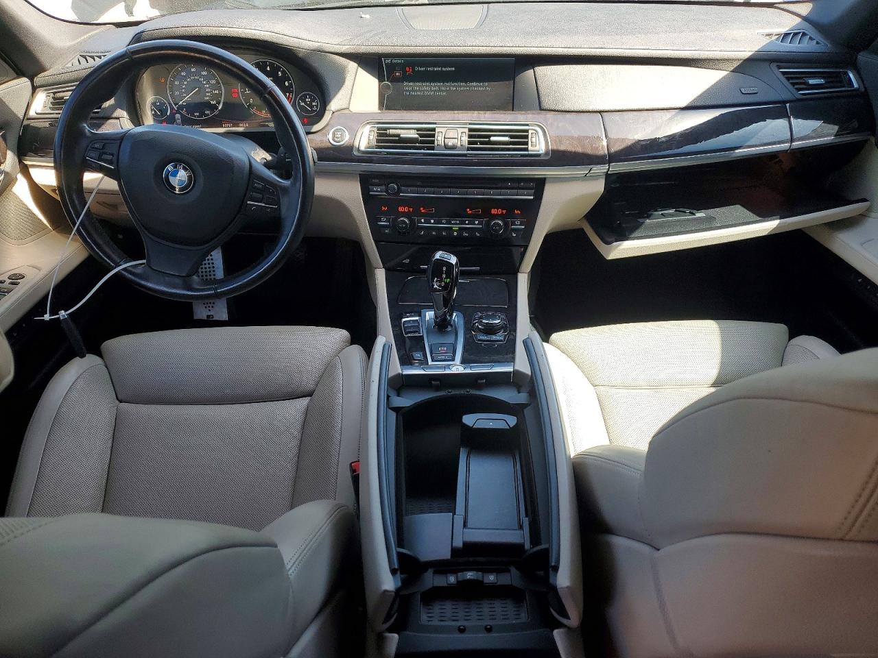 2011 Bmw 740 I Черный vin: WBAKA4C52BC392093