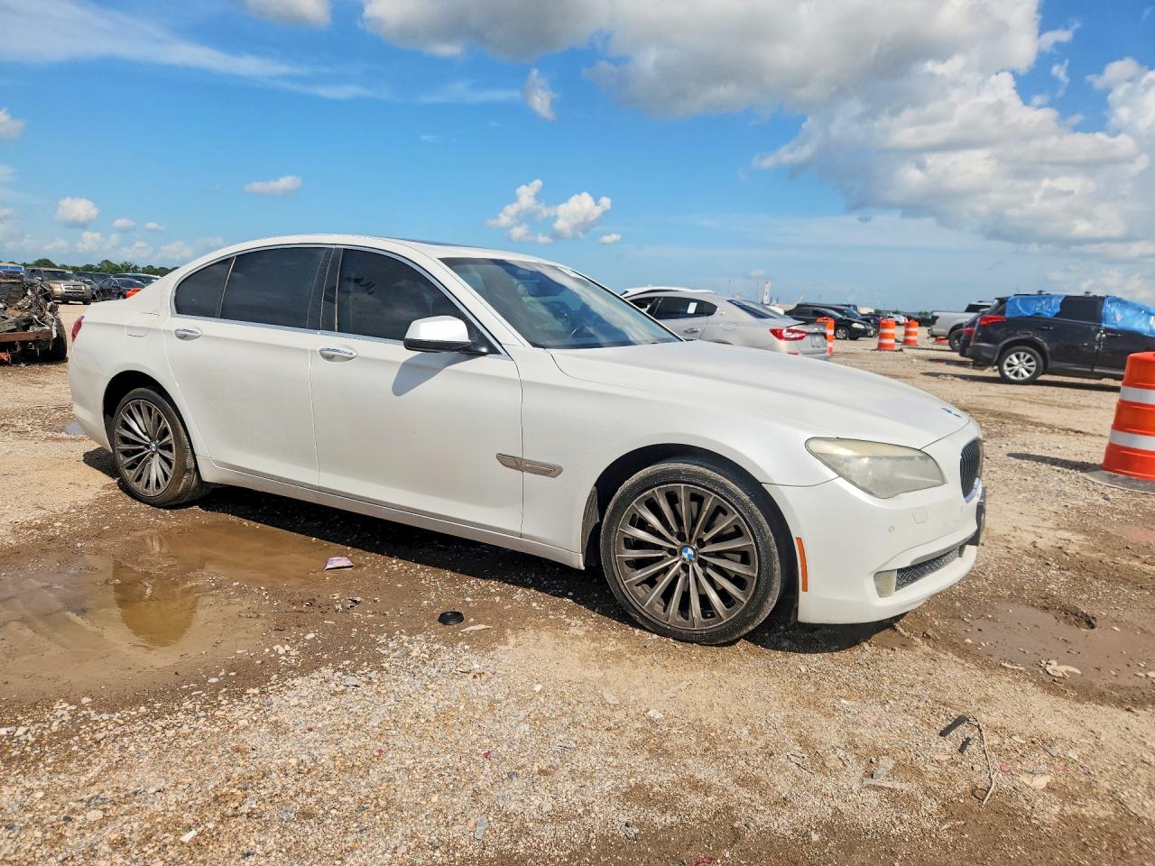2012 Bmw 740 I White vin: WBAKA4C54CDS99121