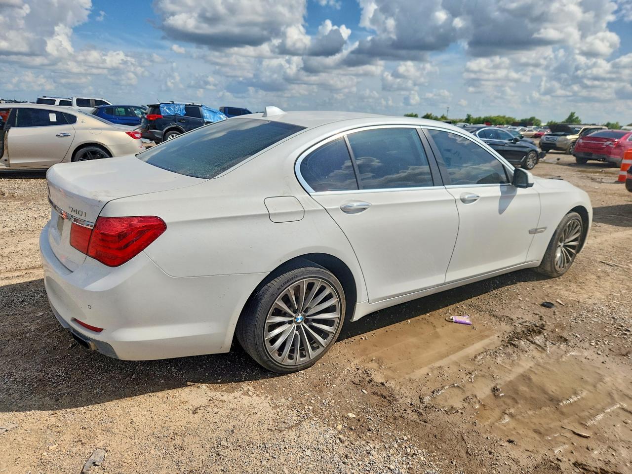 2012 Bmw 740 I White vin: WBAKA4C54CDS99121