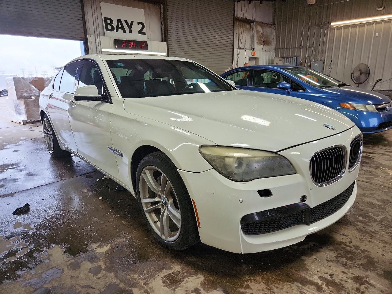 2012 Bmw 740 I Белый vin: WBAKA4C54CDS99197