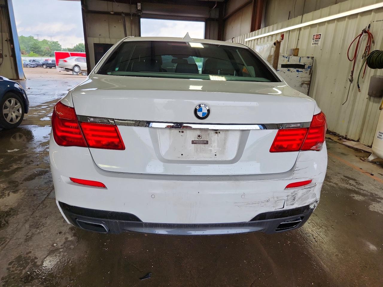 2012 Bmw 740 I Белый vin: WBAKA4C54CDS99197
