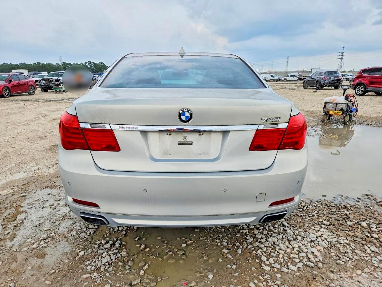 2011 Bmw 740 I Silver vin: WBAKA4C56BC612674
