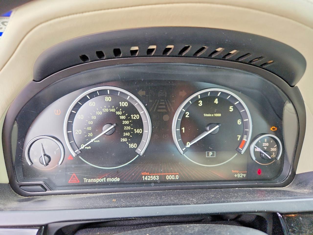 2011 Bmw 740 I Silver vin: WBAKA4C56BC612674