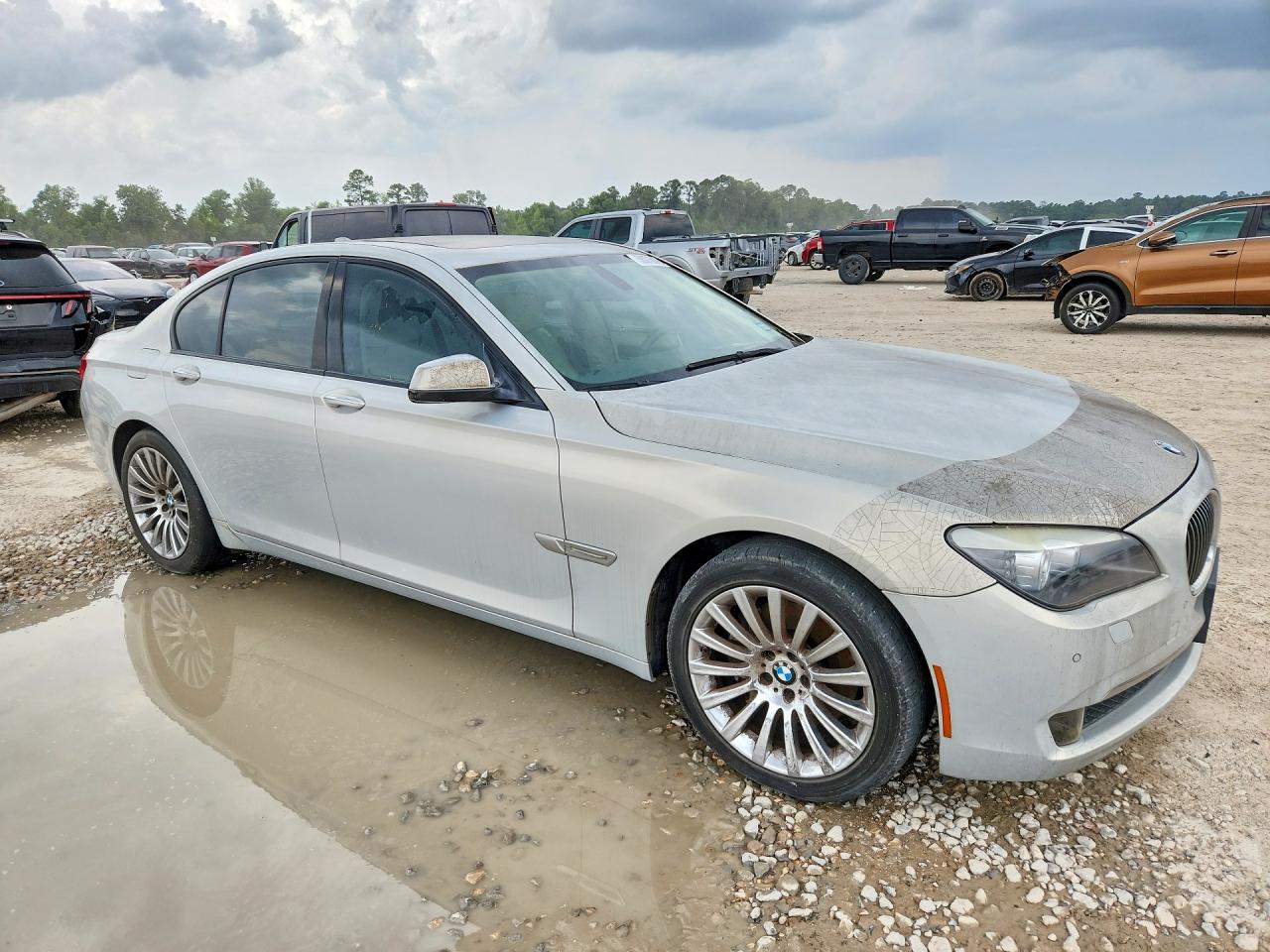 2011 Bmw 740 I Silver vin: WBAKA4C56BC612674