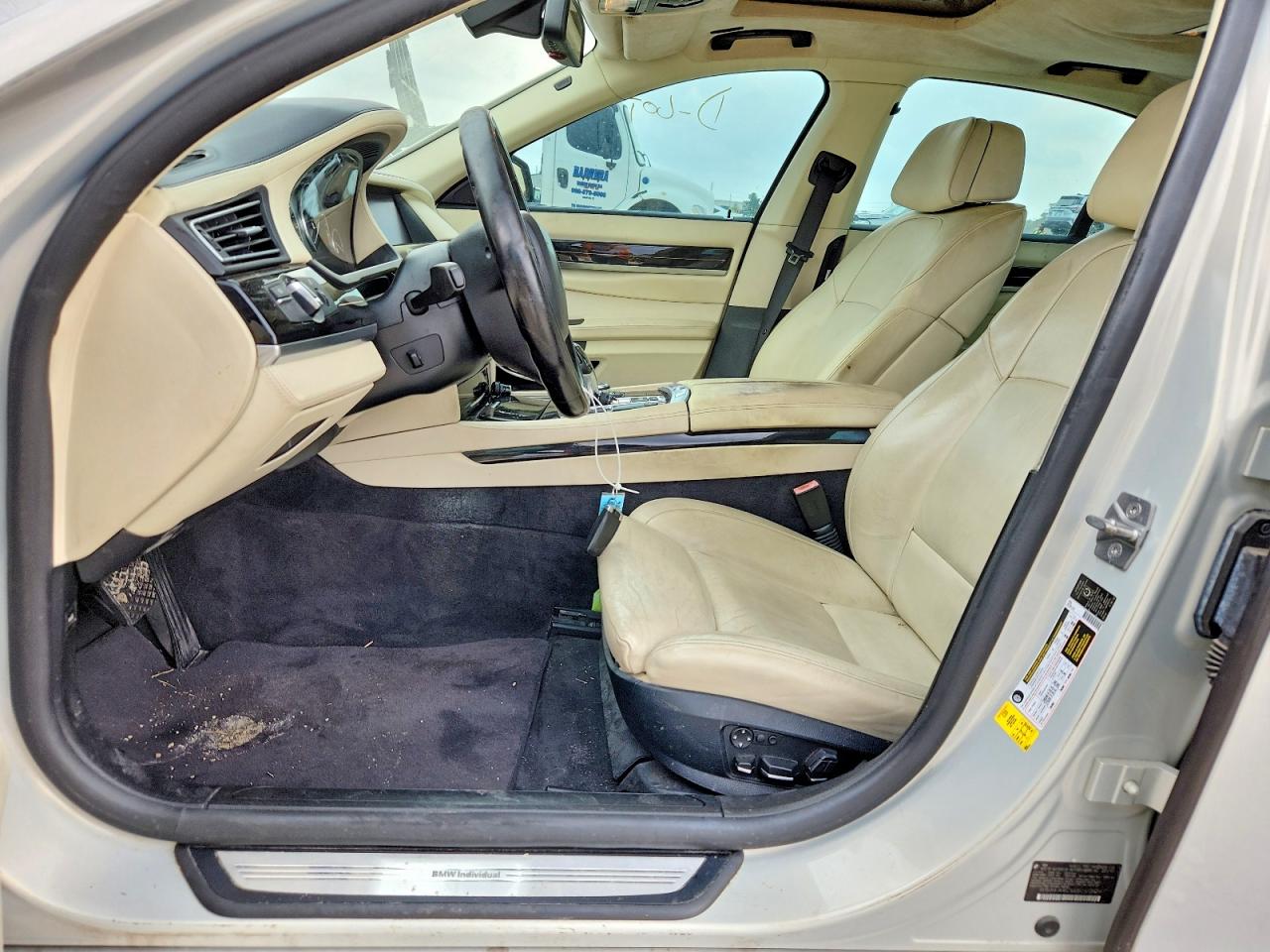 2011 Bmw 740 I Silver vin: WBAKA4C56BC612674