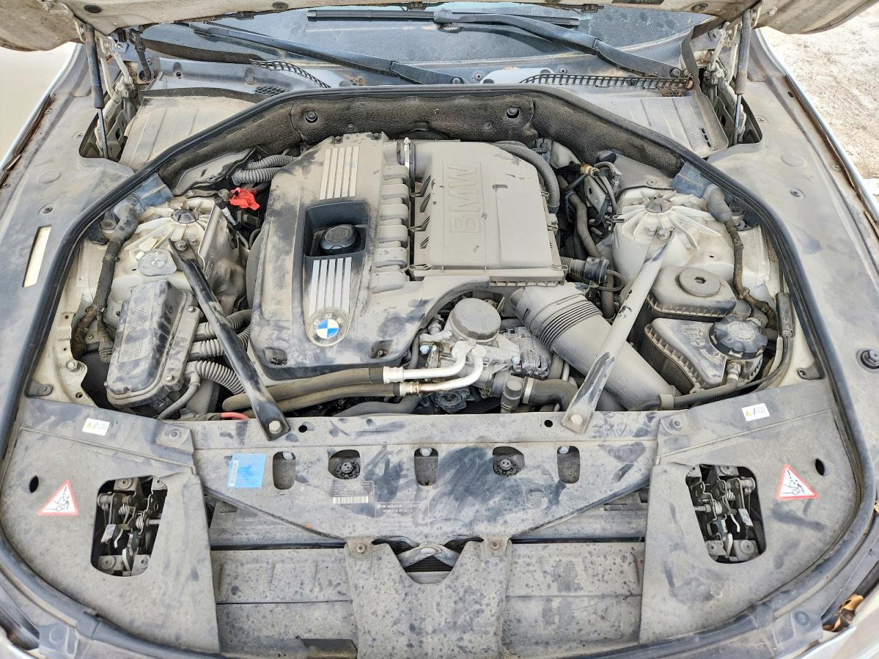 2011 Bmw 740 I Silver vin: WBAKA4C56BC612674
