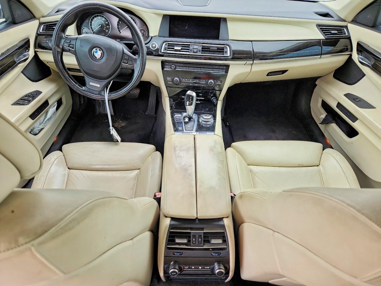 2011 Bmw 740 I Silver vin: WBAKA4C56BC612674