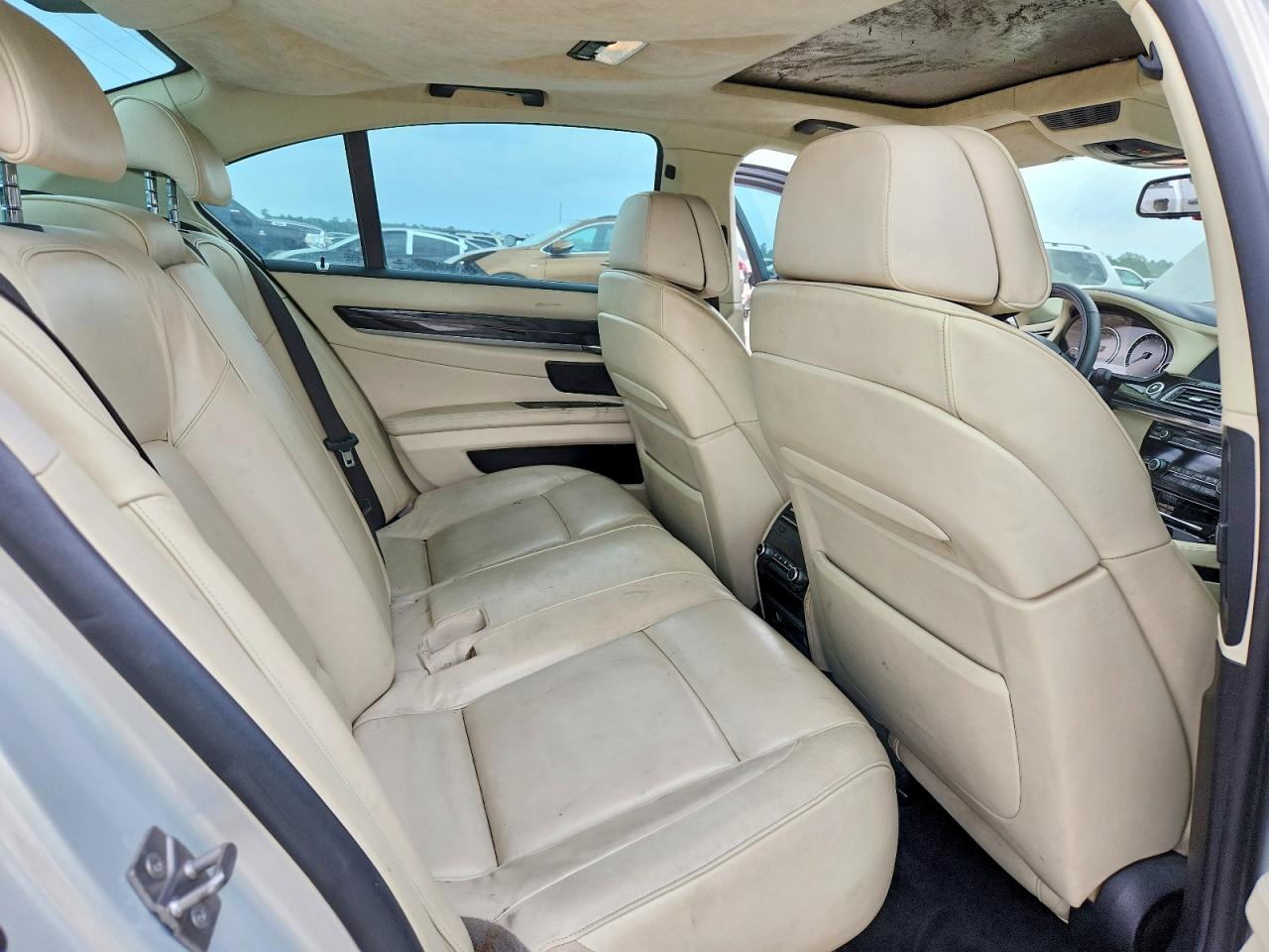 2011 Bmw 740 I Silver vin: WBAKA4C56BC612674