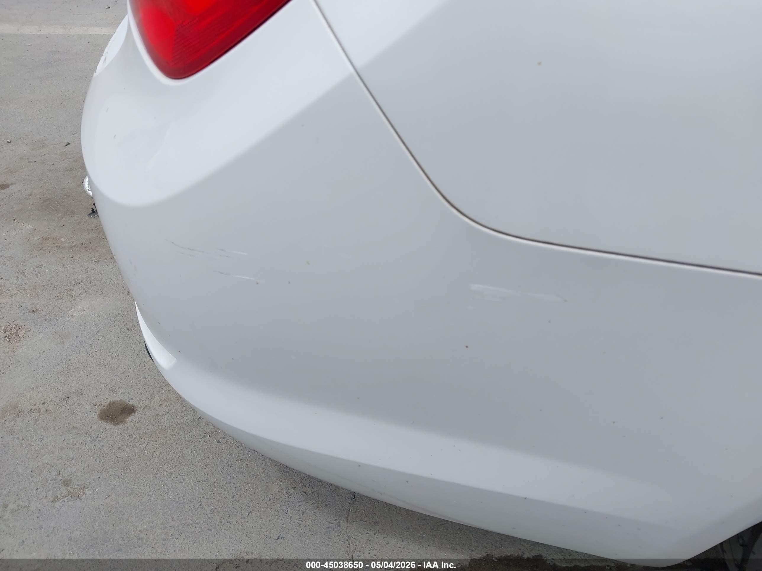 2011 Bmw 740i   White vin: WBAKA4C58BC392275