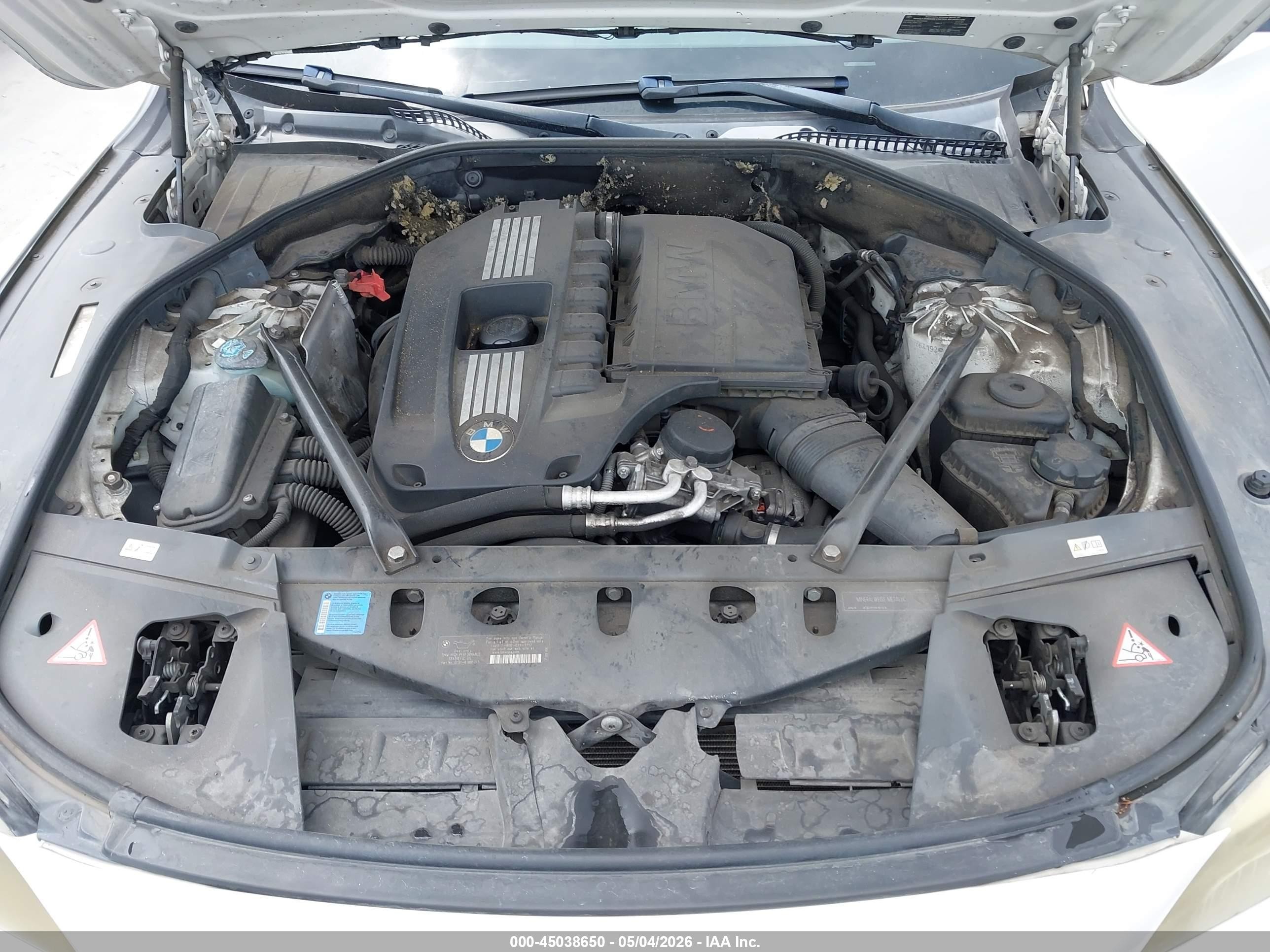2011 Bmw 740i   White vin: WBAKA4C58BC392275