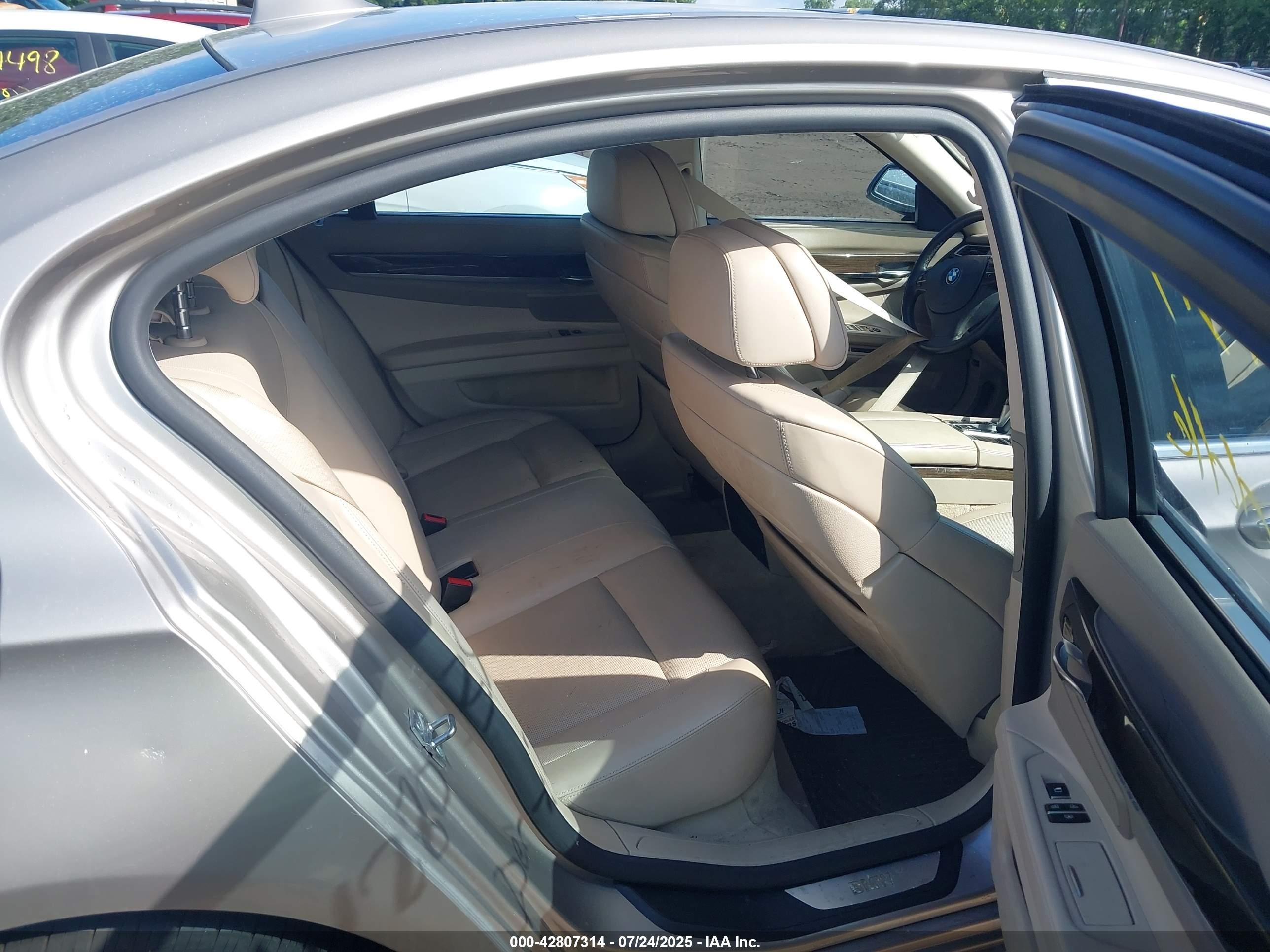 2009 Bmw 750i   Gray vin: WBAKA83509CY35262