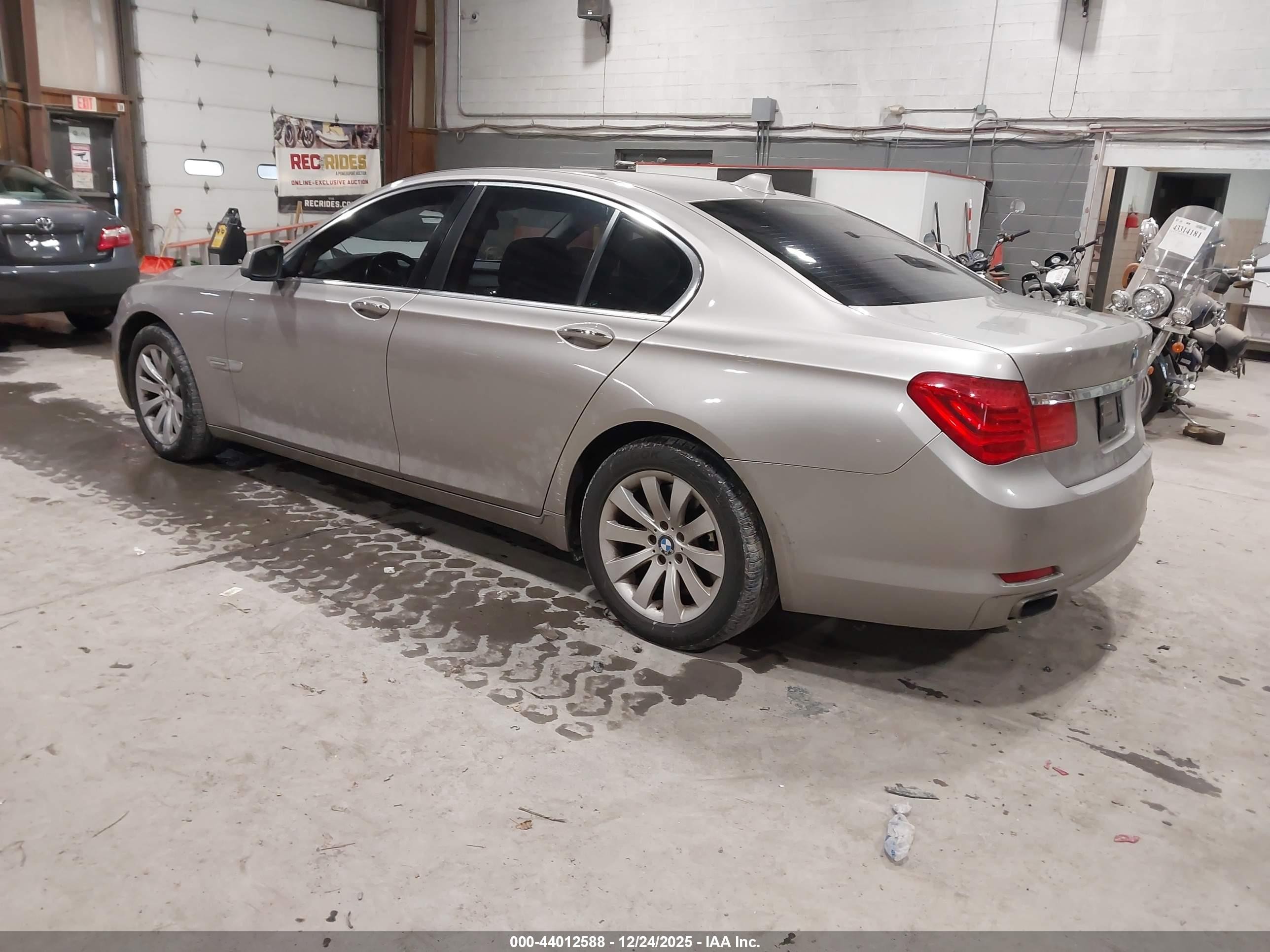 2009 Bmw 750i   Gray vin: WBAKA83579CY33833