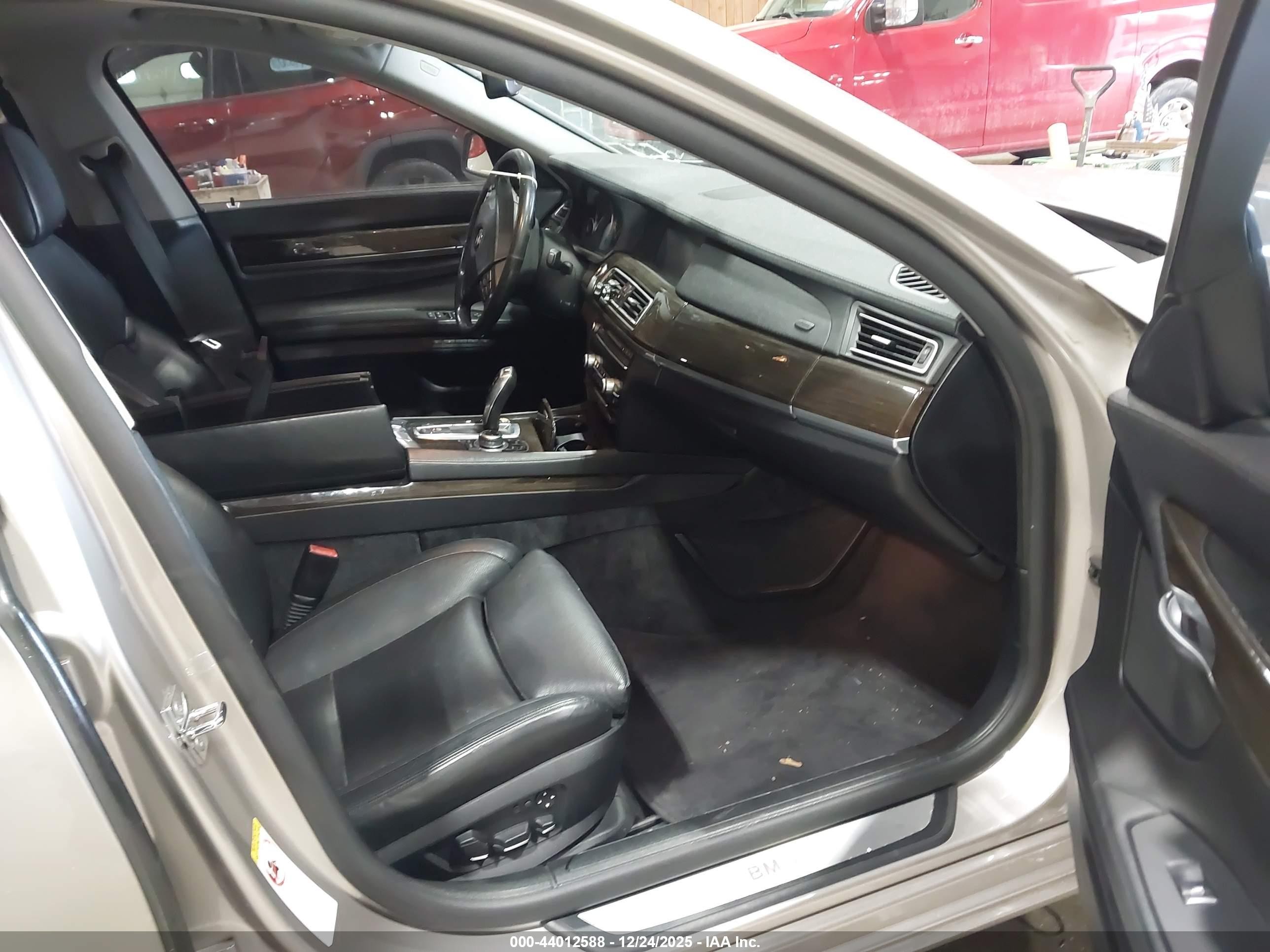 2009 Bmw 750i   Gray vin: WBAKA83579CY33833