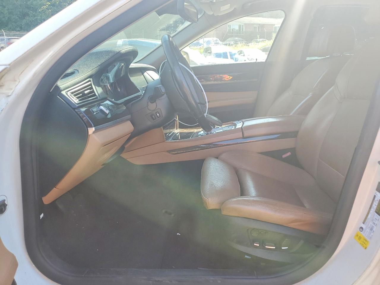 2011 Bmw Alpina B7 Белый vin: WBAKA8C50BCY37115