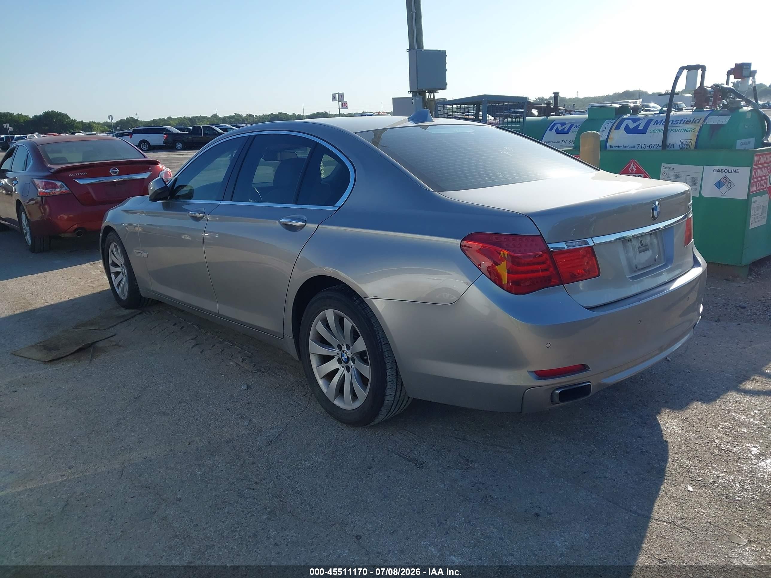 2011 Bmw 750i   Beige vin: WBAKA8C51BCY36877