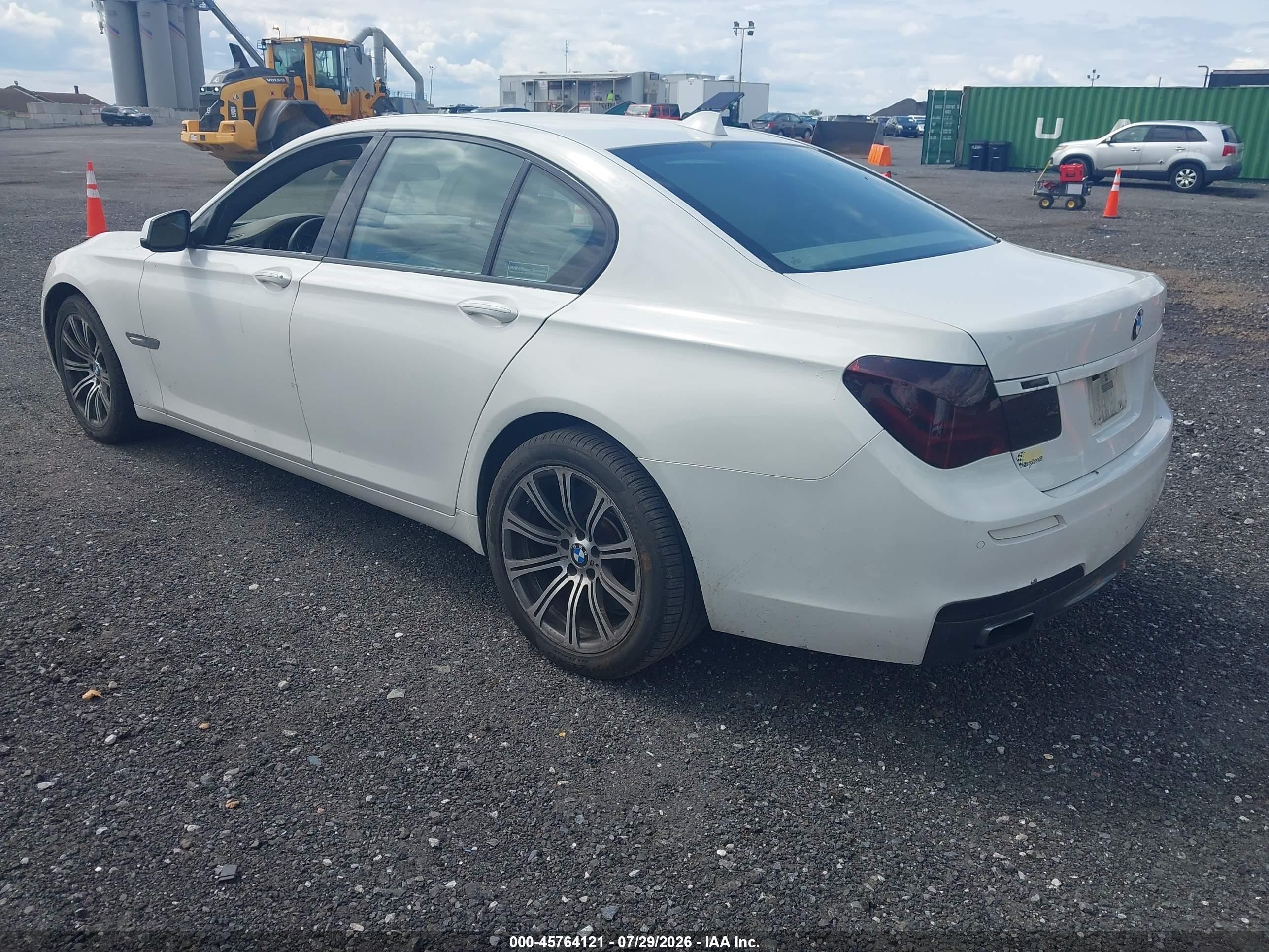 2012 Bmw 750i   White vin: WBAKA8C55CDS99748