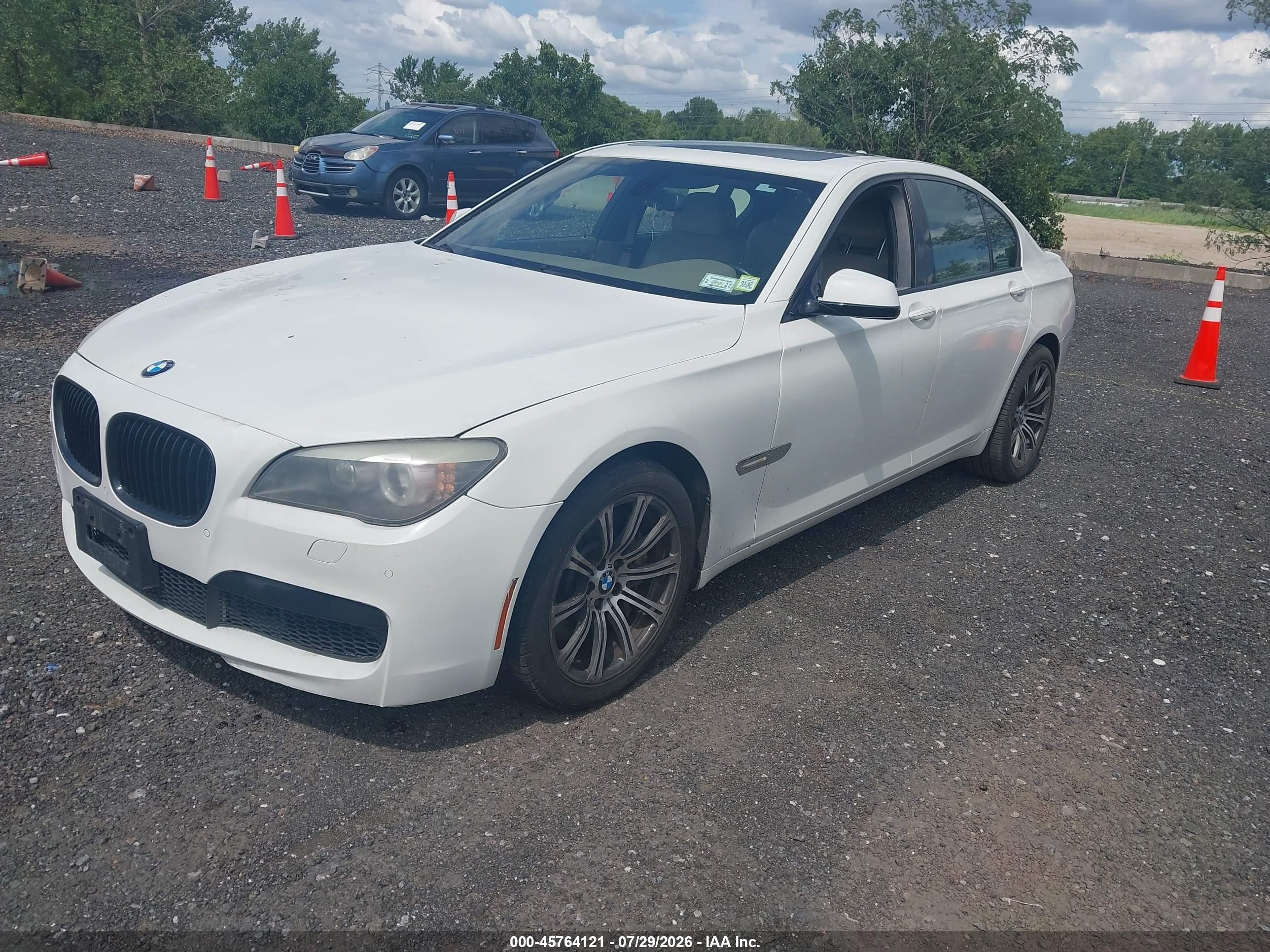2012 Bmw 750i   White vin: WBAKA8C55CDS99748