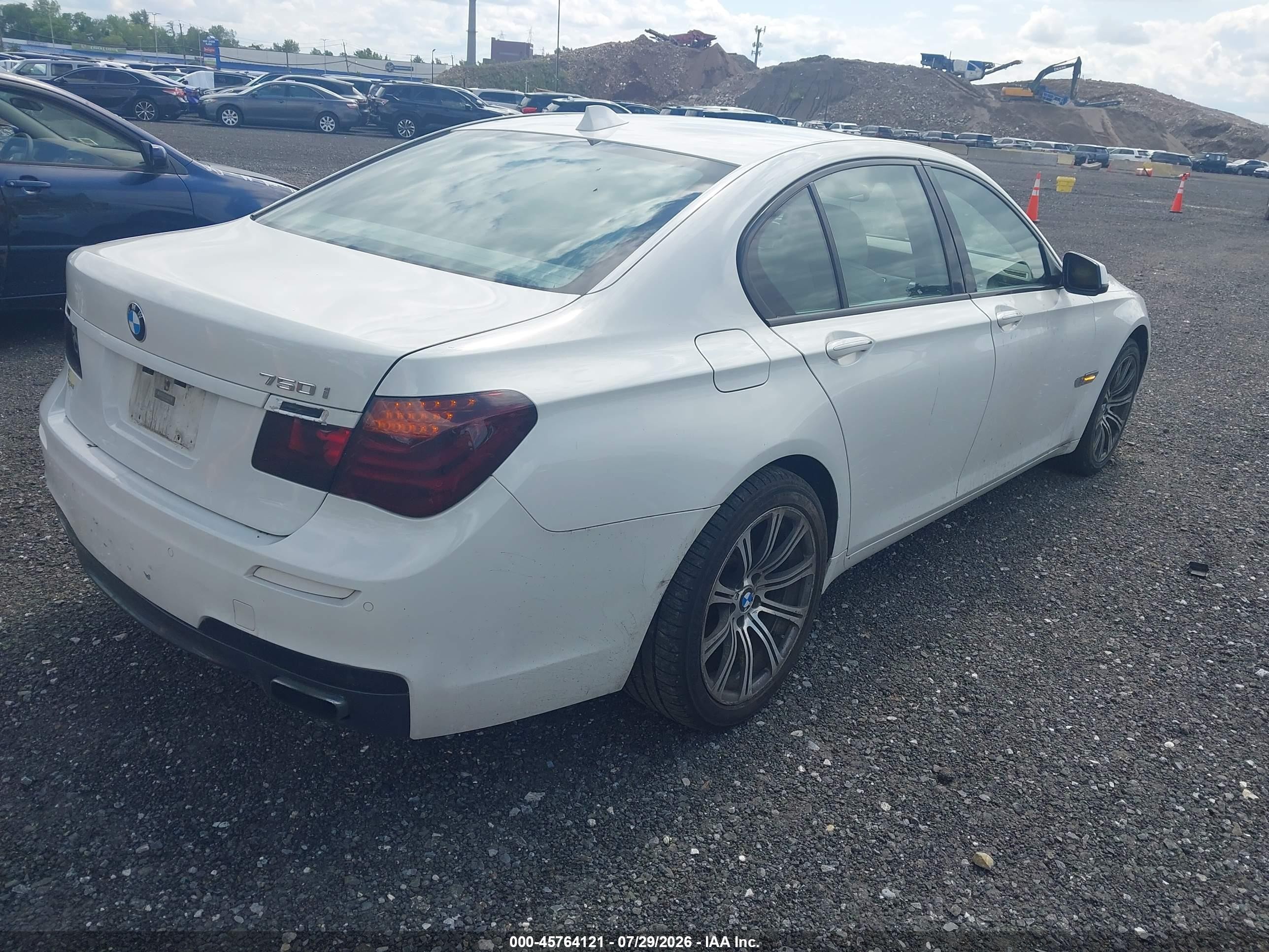 2012 Bmw 750i   White vin: WBAKA8C55CDS99748