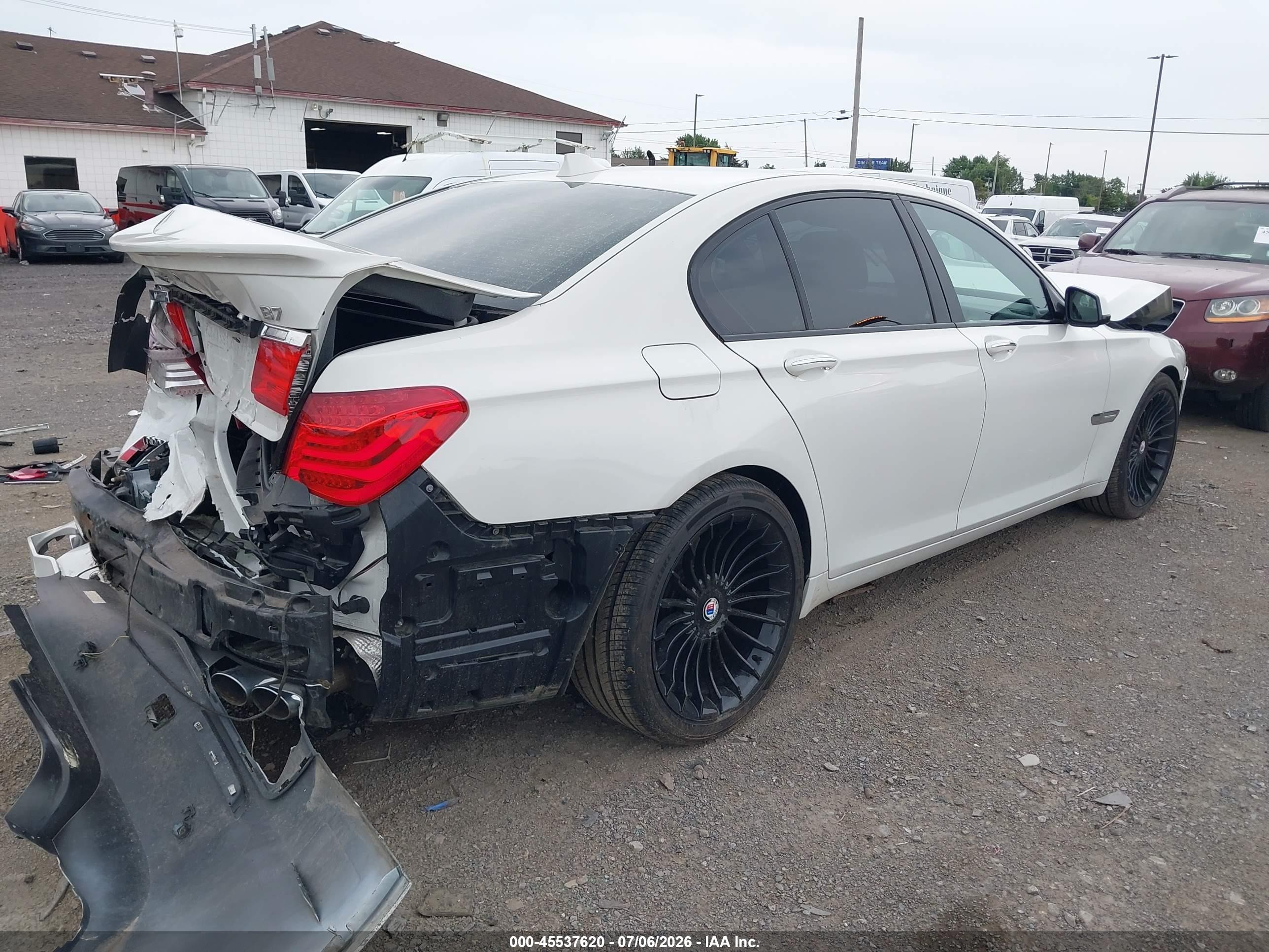 2012 Bmw 750i   White vin: WBAKA8C56CC447024
