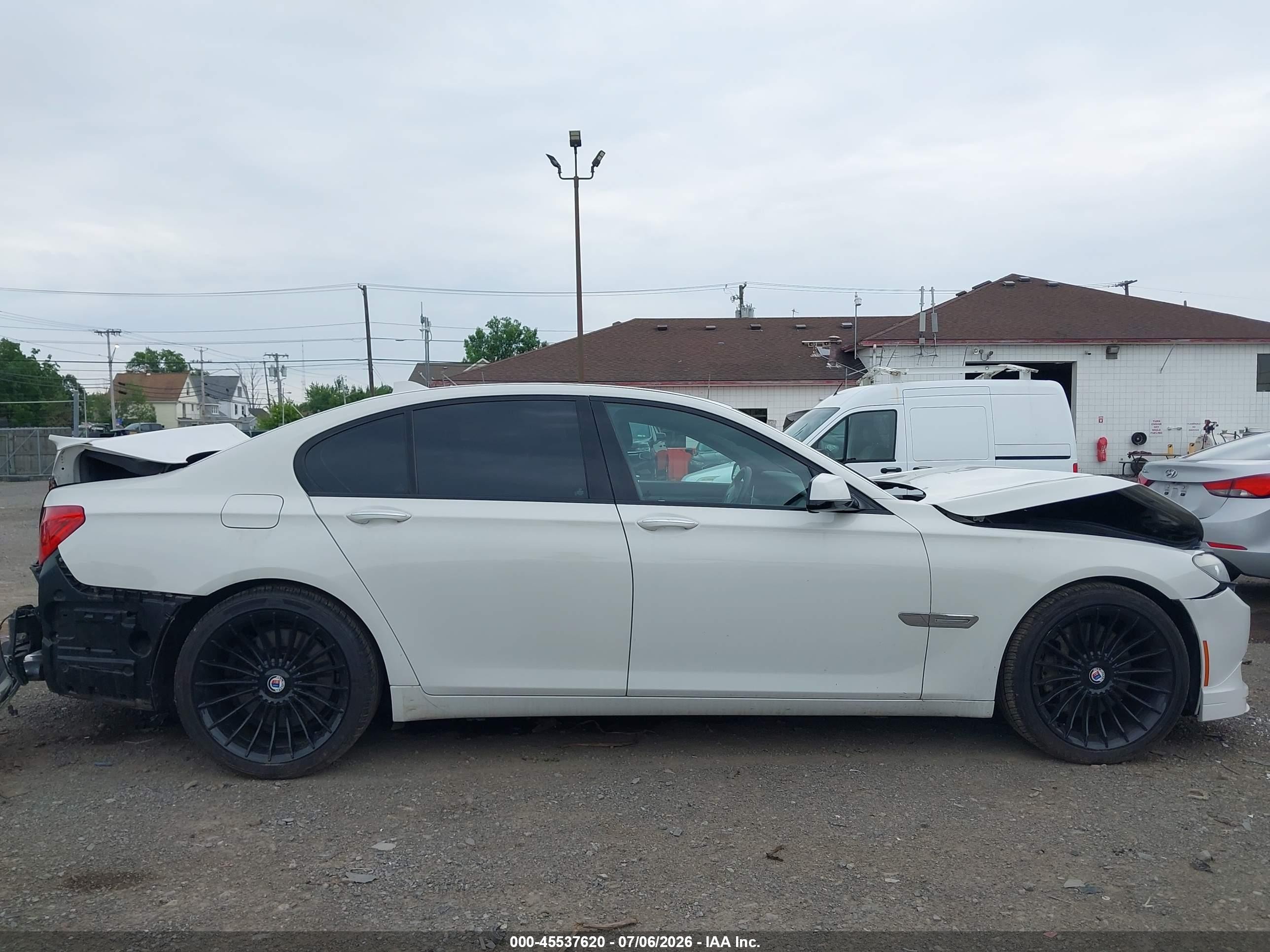 2012 Bmw 750i   White vin: WBAKA8C56CC447024