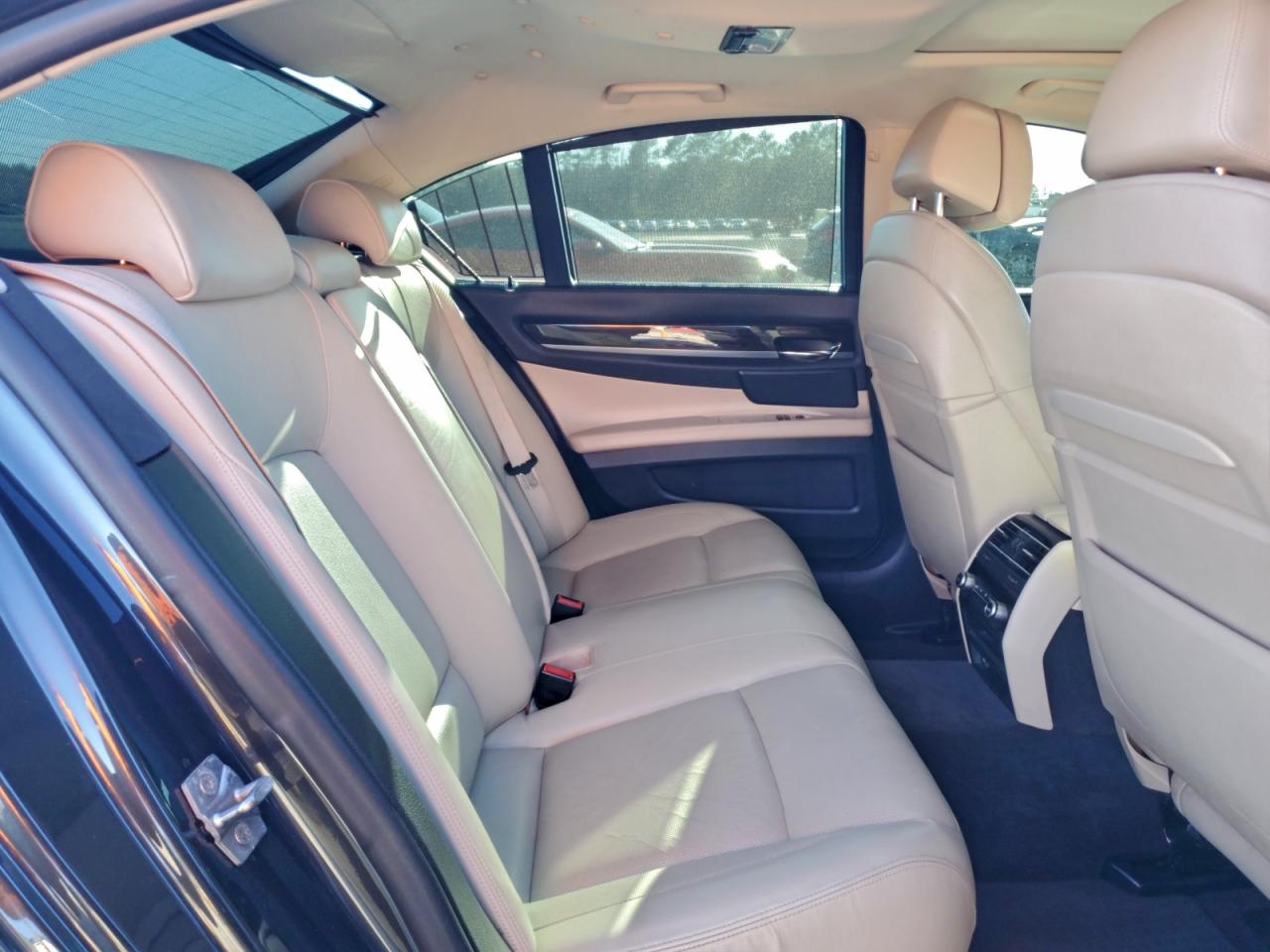2012 Bmw 750 I Brown vin: WBAKA8C57CCY37503